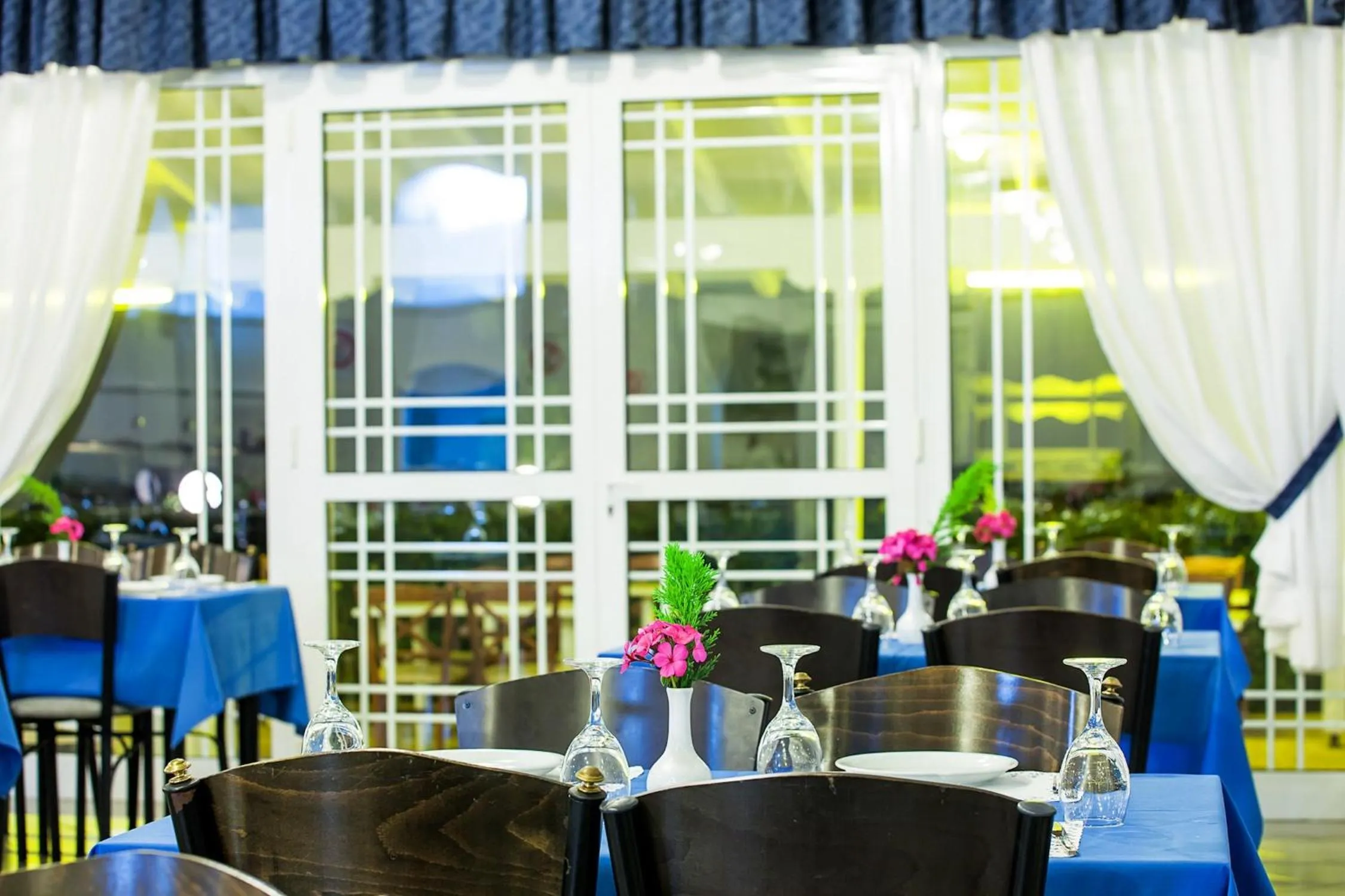 Restaurant/places to eat in Xenios Port Marina Hotel