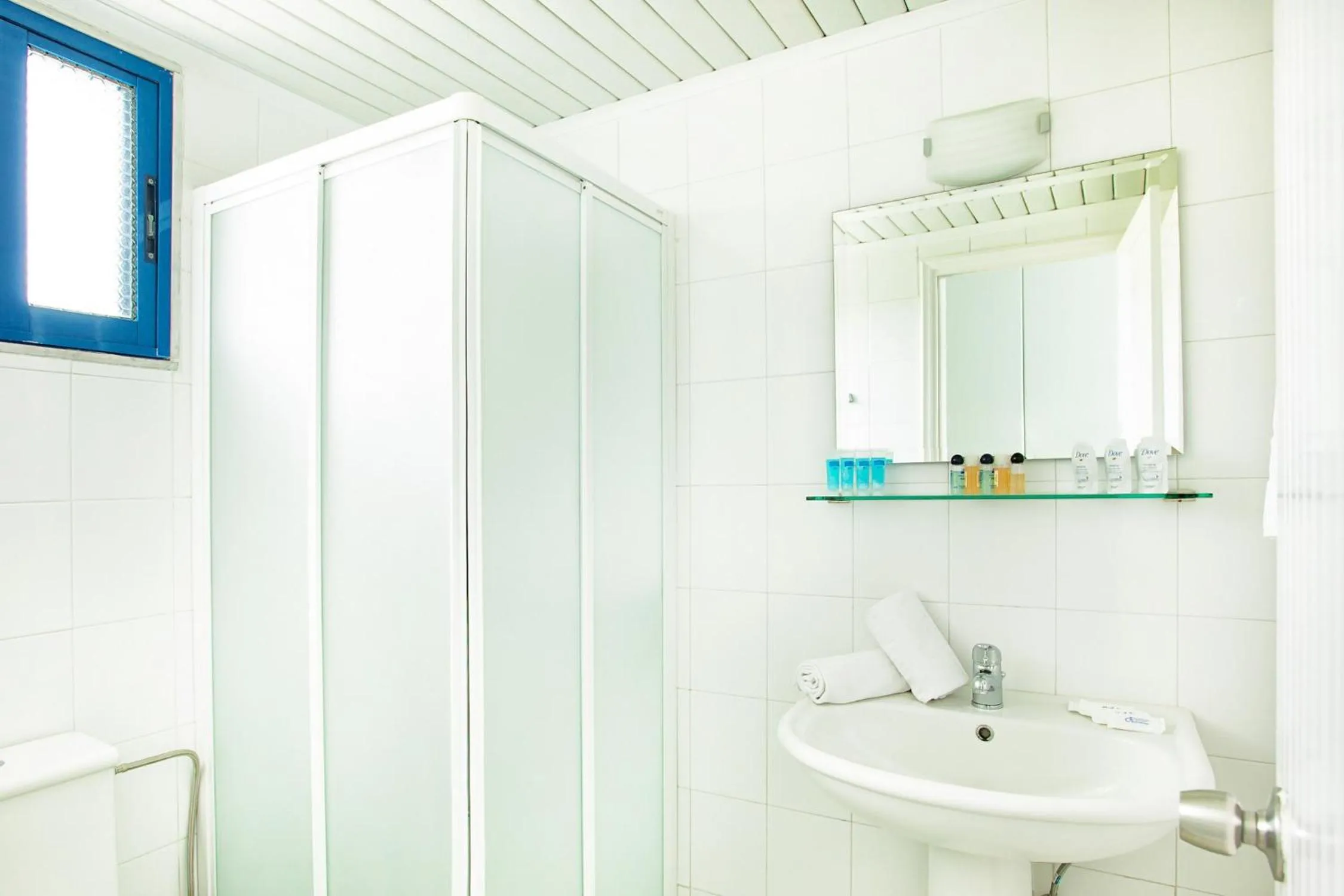 Bathroom in Xenios Port Marina Hotel