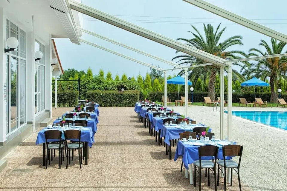 Restaurant/places to eat in Xenios Port Marina Hotel Restaurant/places to eat in Xenios Port Marina Hotel