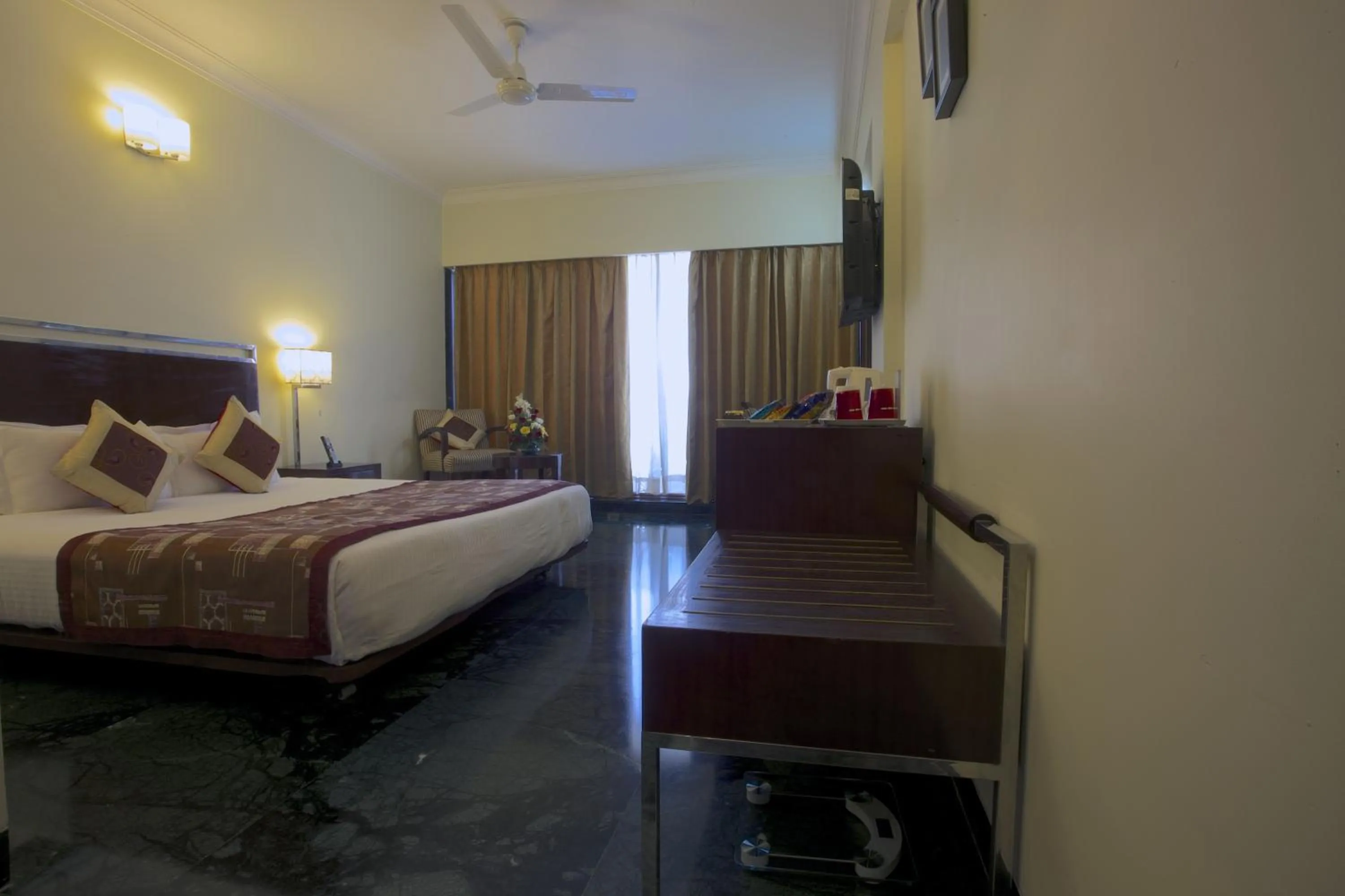 Bed in The Wall Street Beacon, Jaipur