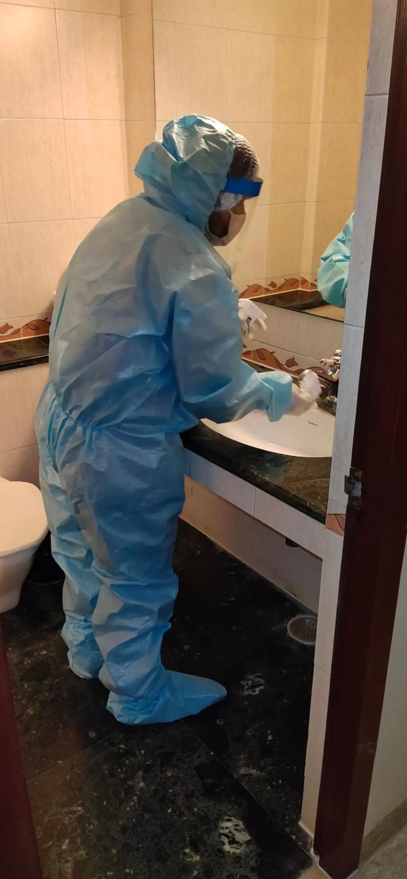 Toilet in The Wall Street Beacon, Jaipur