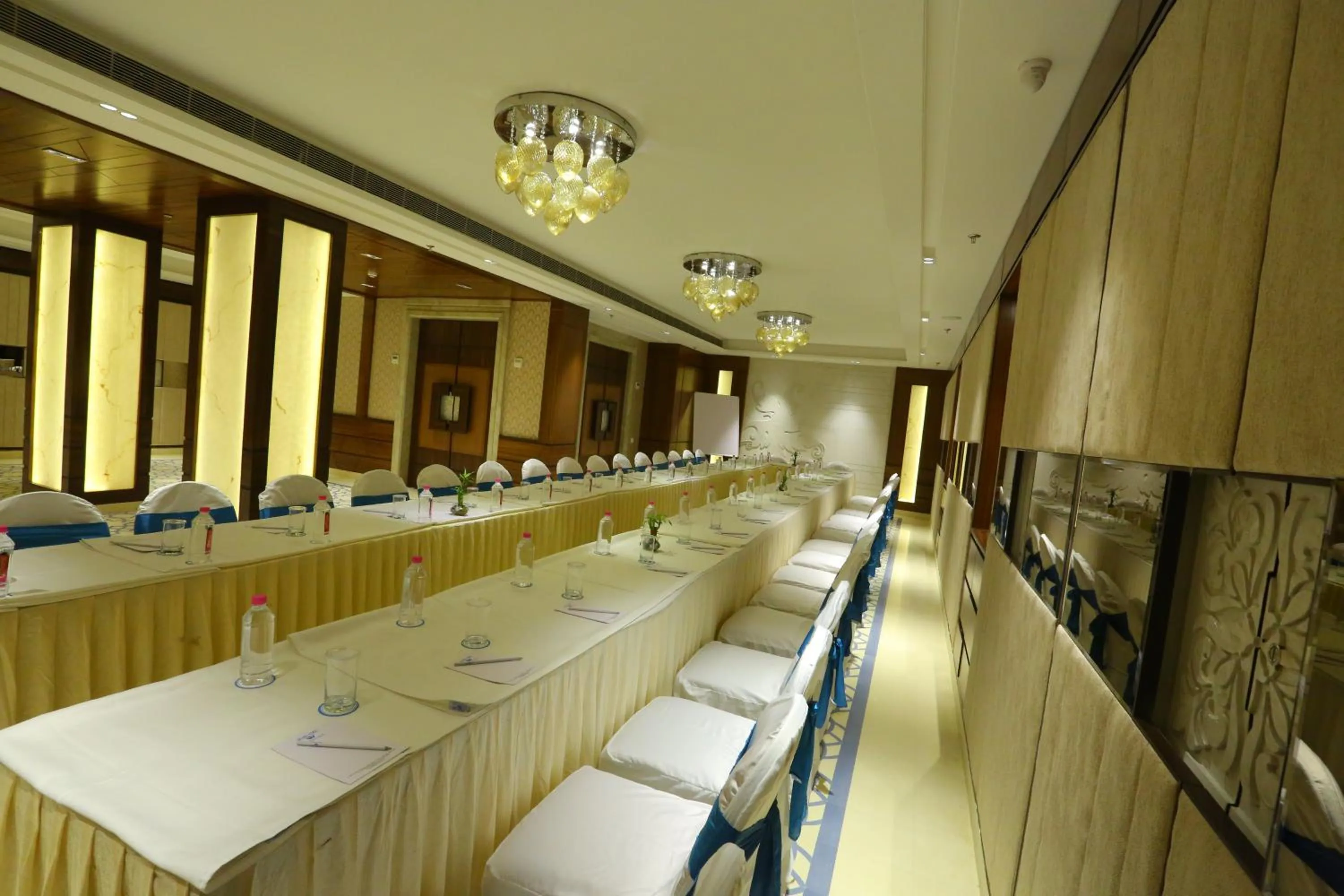 Area and facilities in The Wall Street Beacon, Jaipur