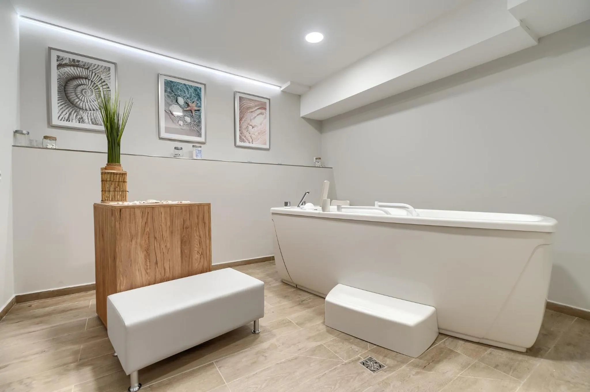 Hot Tub in Afrodyta Spa