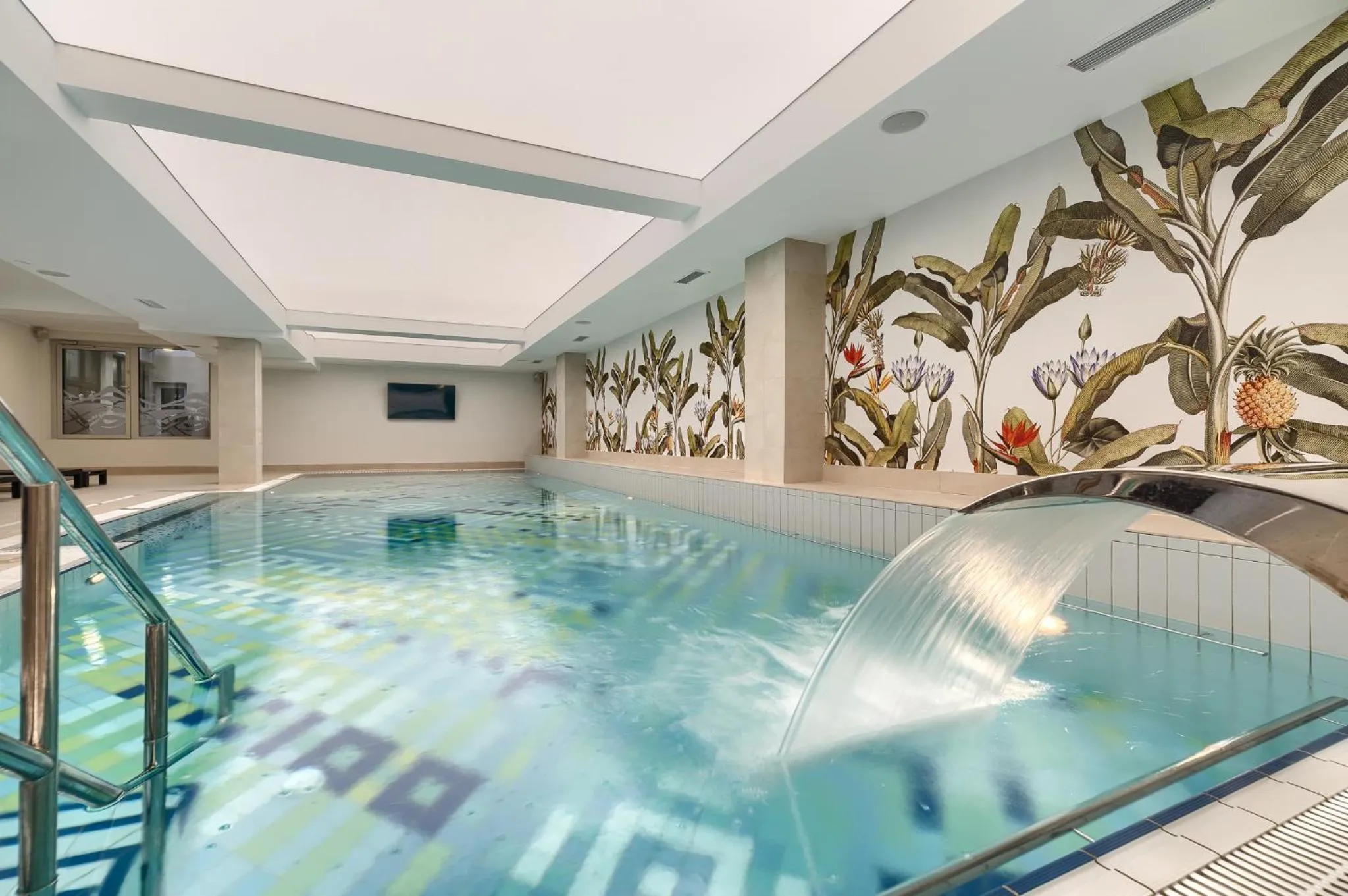 Swimming pool in Afrodyta Spa