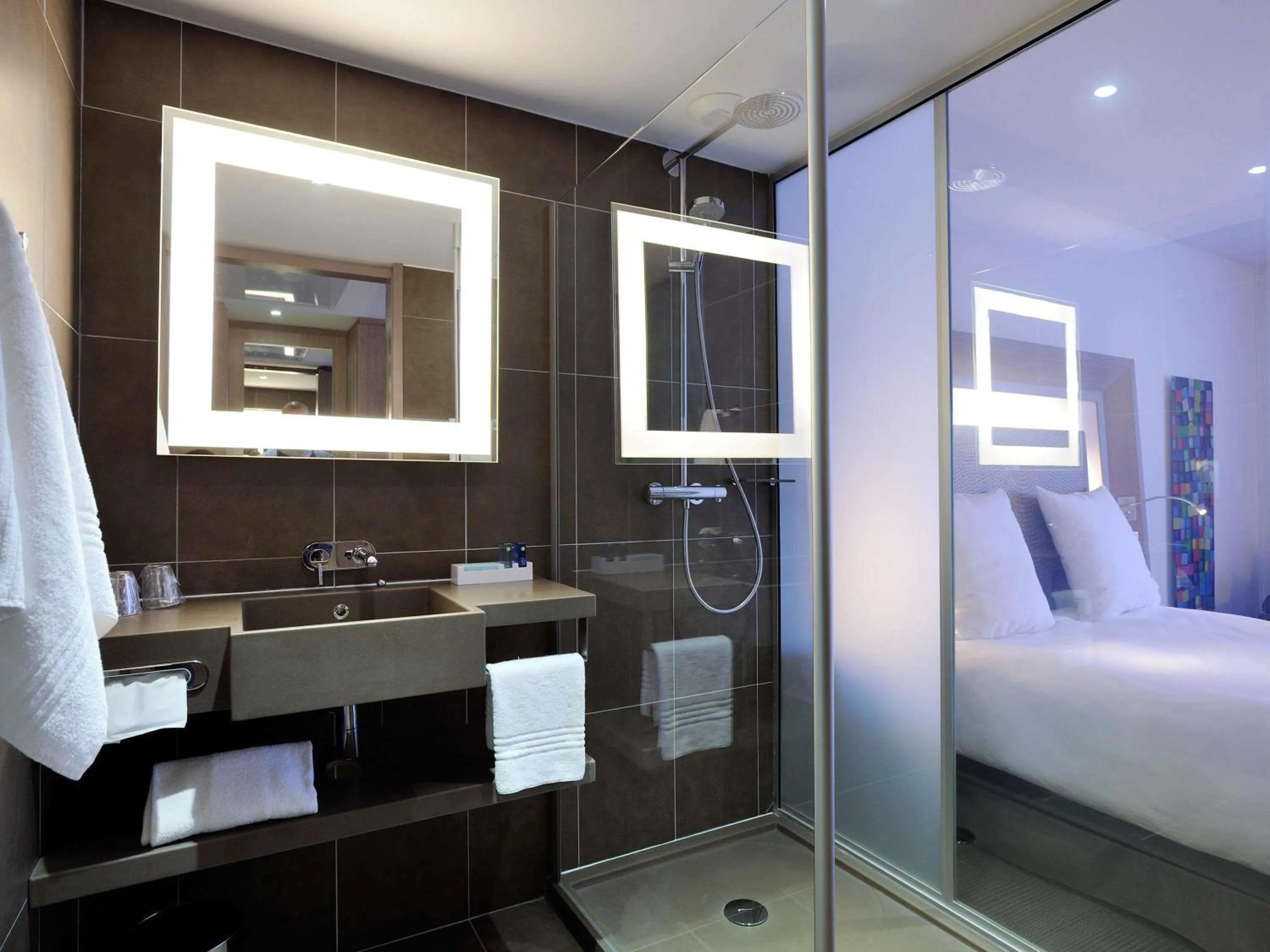 Bedroom, Bed in Novotel Avignon Centre