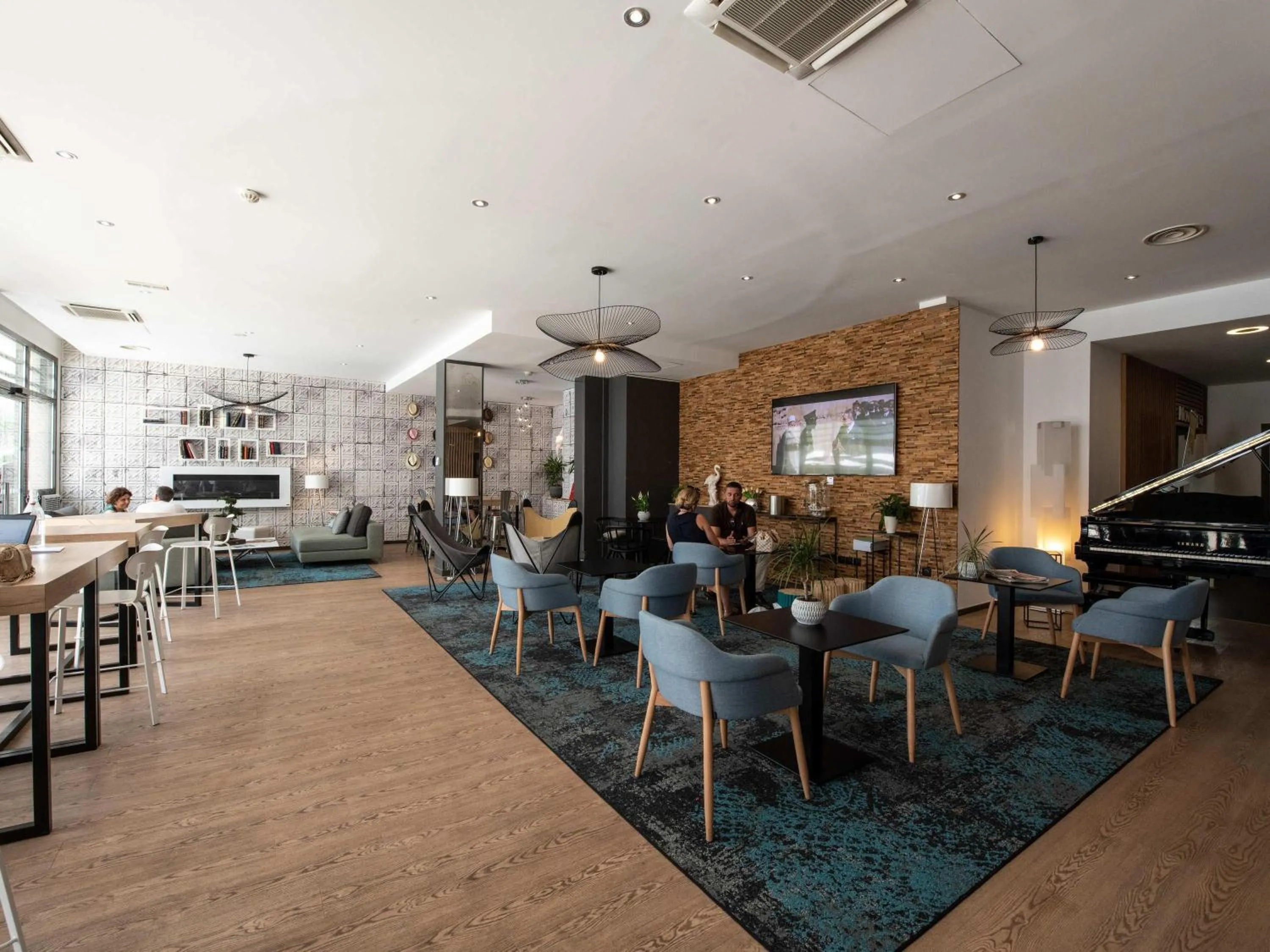 Restaurant/places to eat in Novotel Avignon Centre