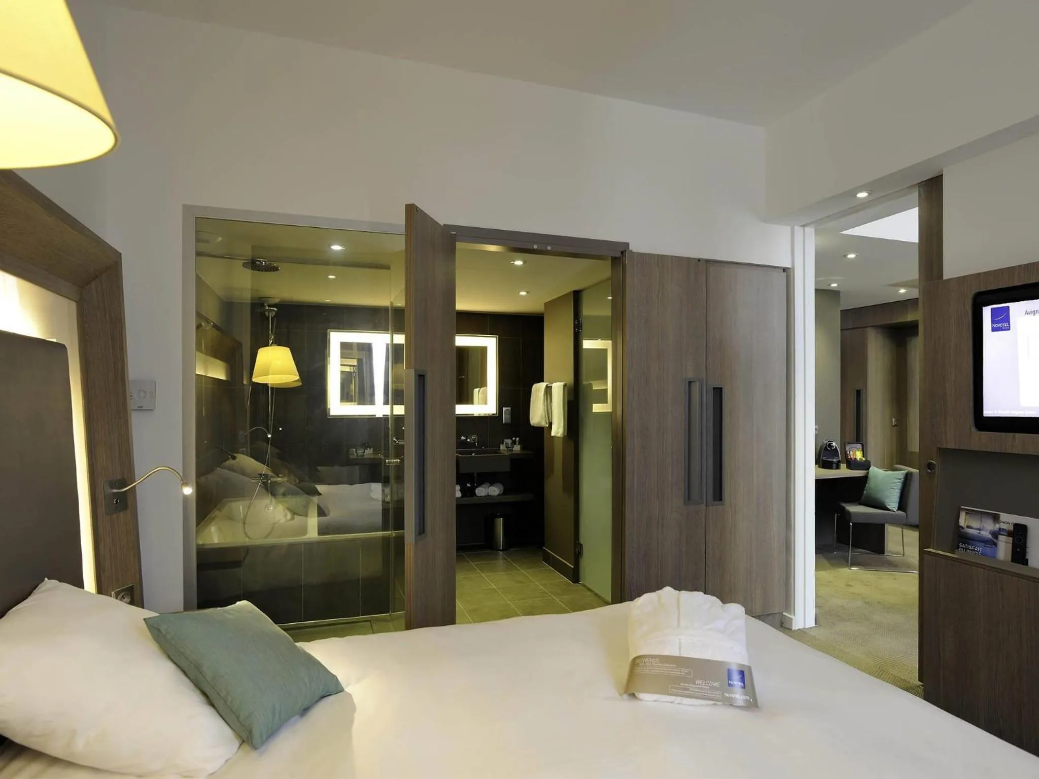 Bedroom, Bed in Novotel Avignon Centre