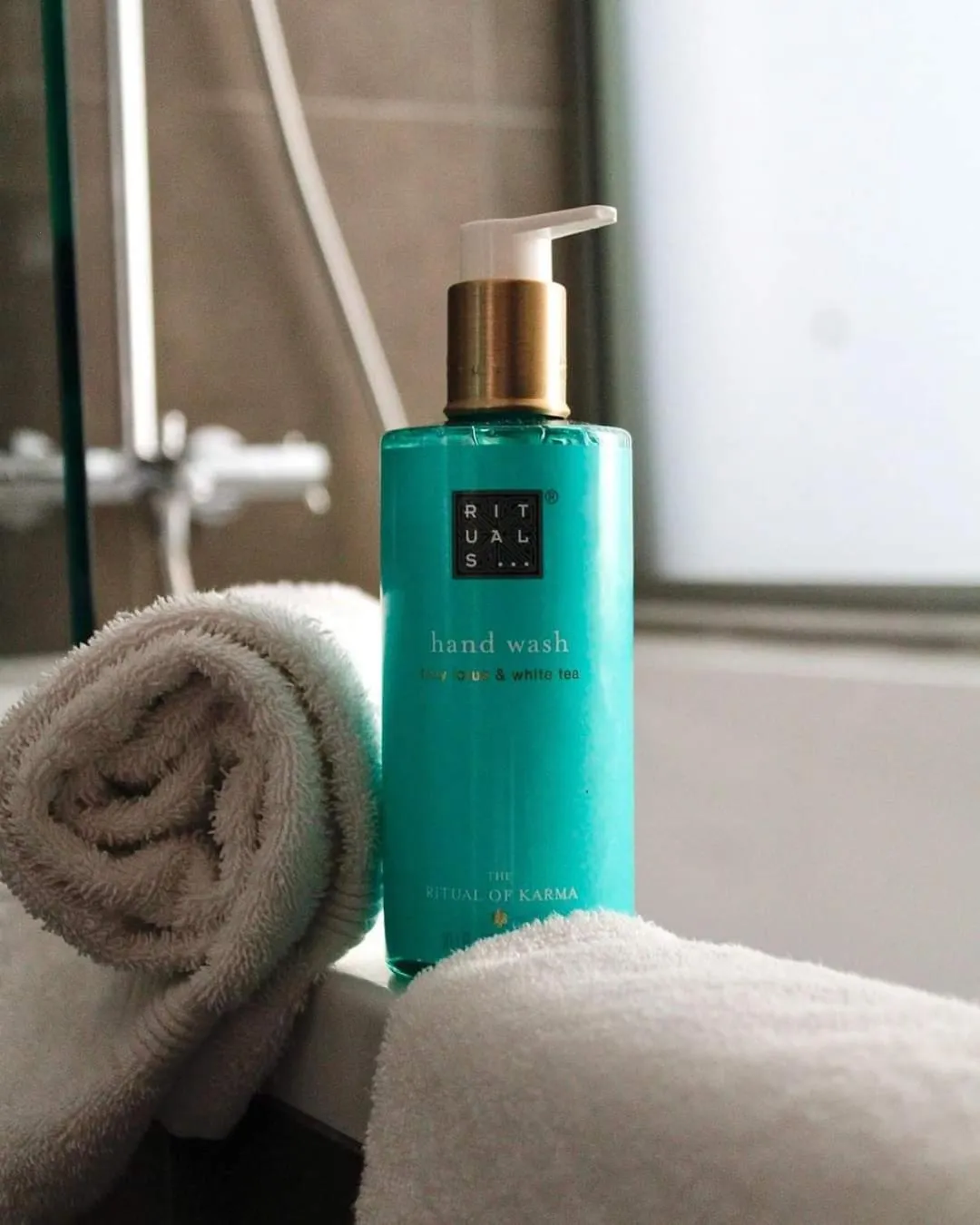 Bathroom, Bed in Novotel Avignon Centre