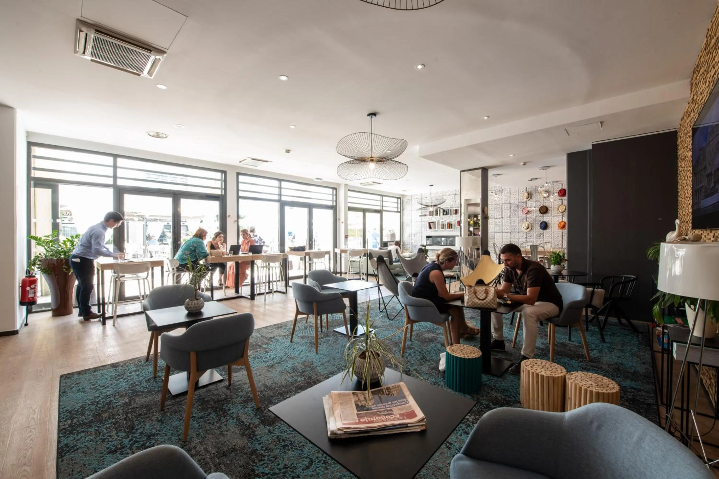 Restaurant/places to eat in Novotel Avignon Centre