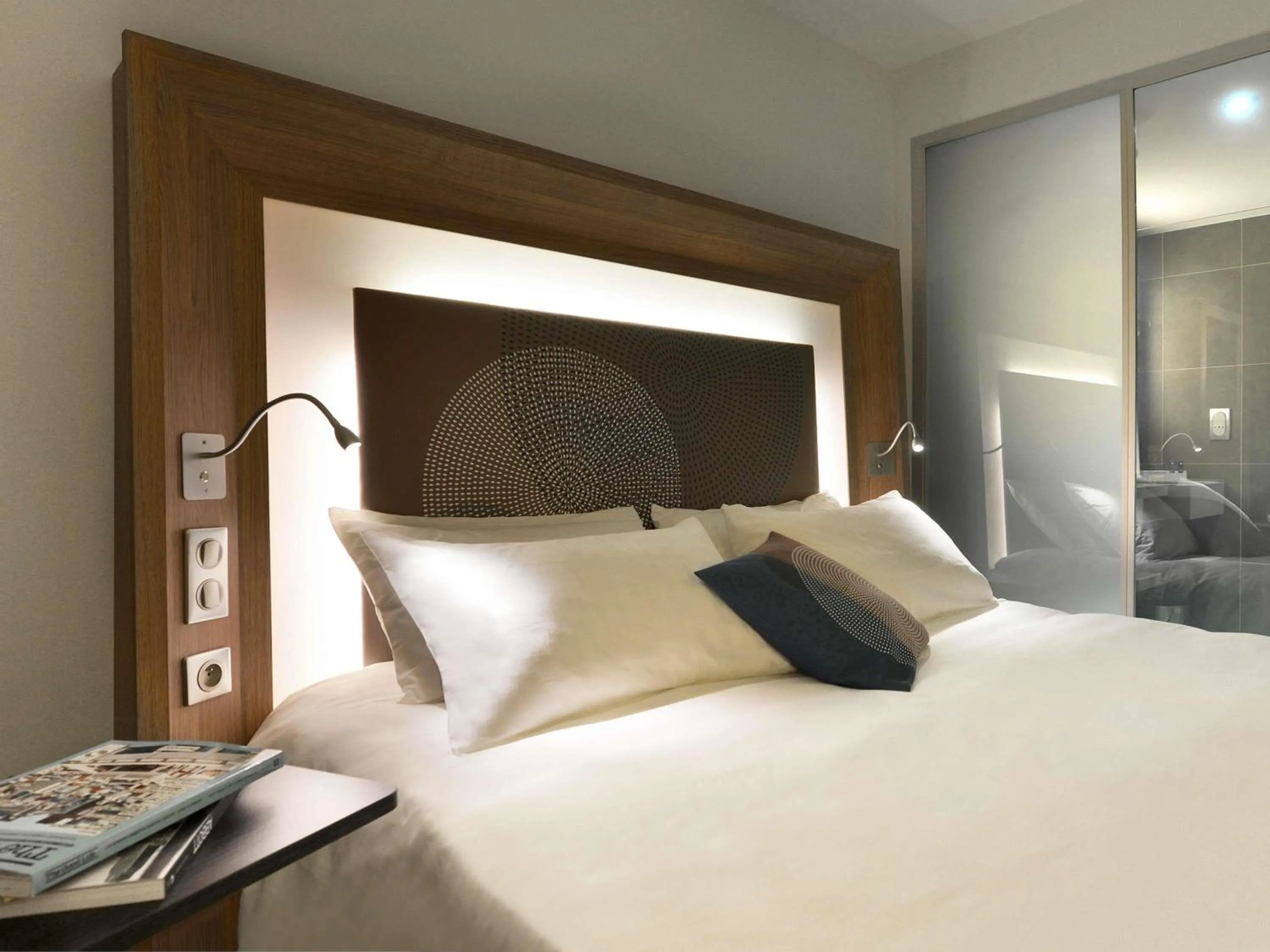 Bedroom, Bed in Novotel Avignon Centre