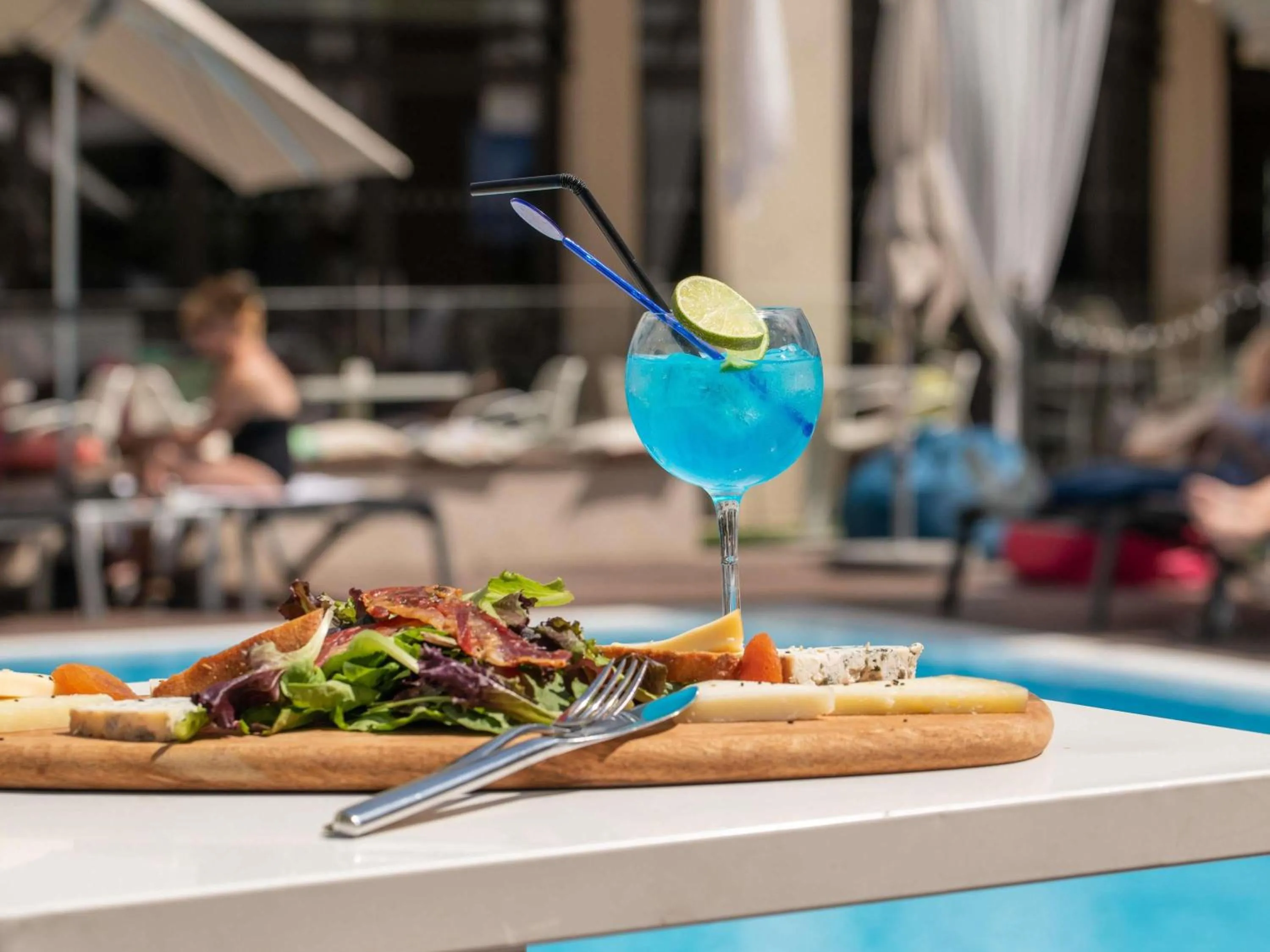 Lounge or bar in Novotel Avignon Centre