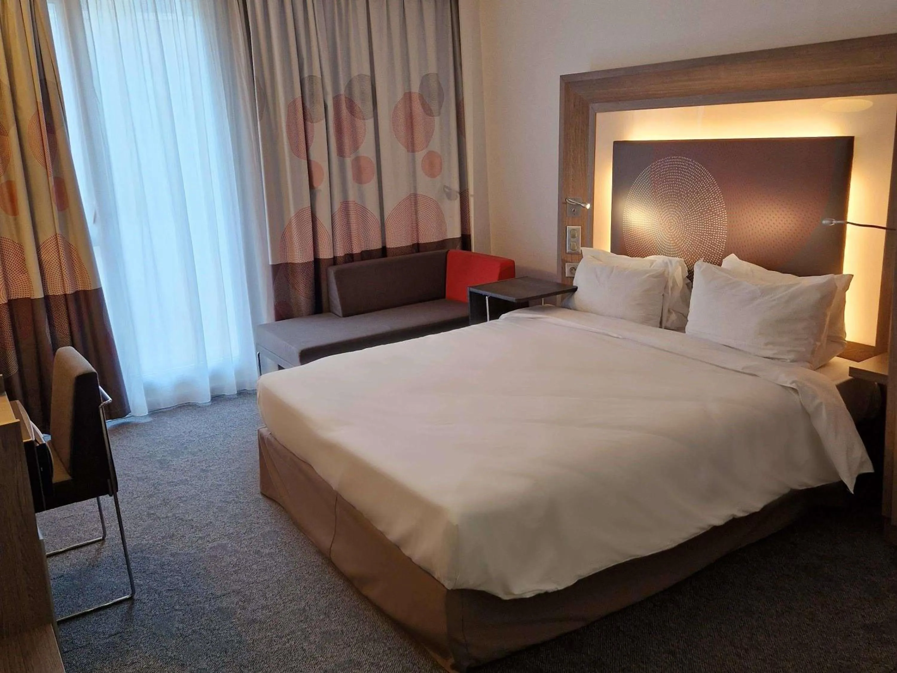 Bedroom, Bed in Novotel Avignon Centre