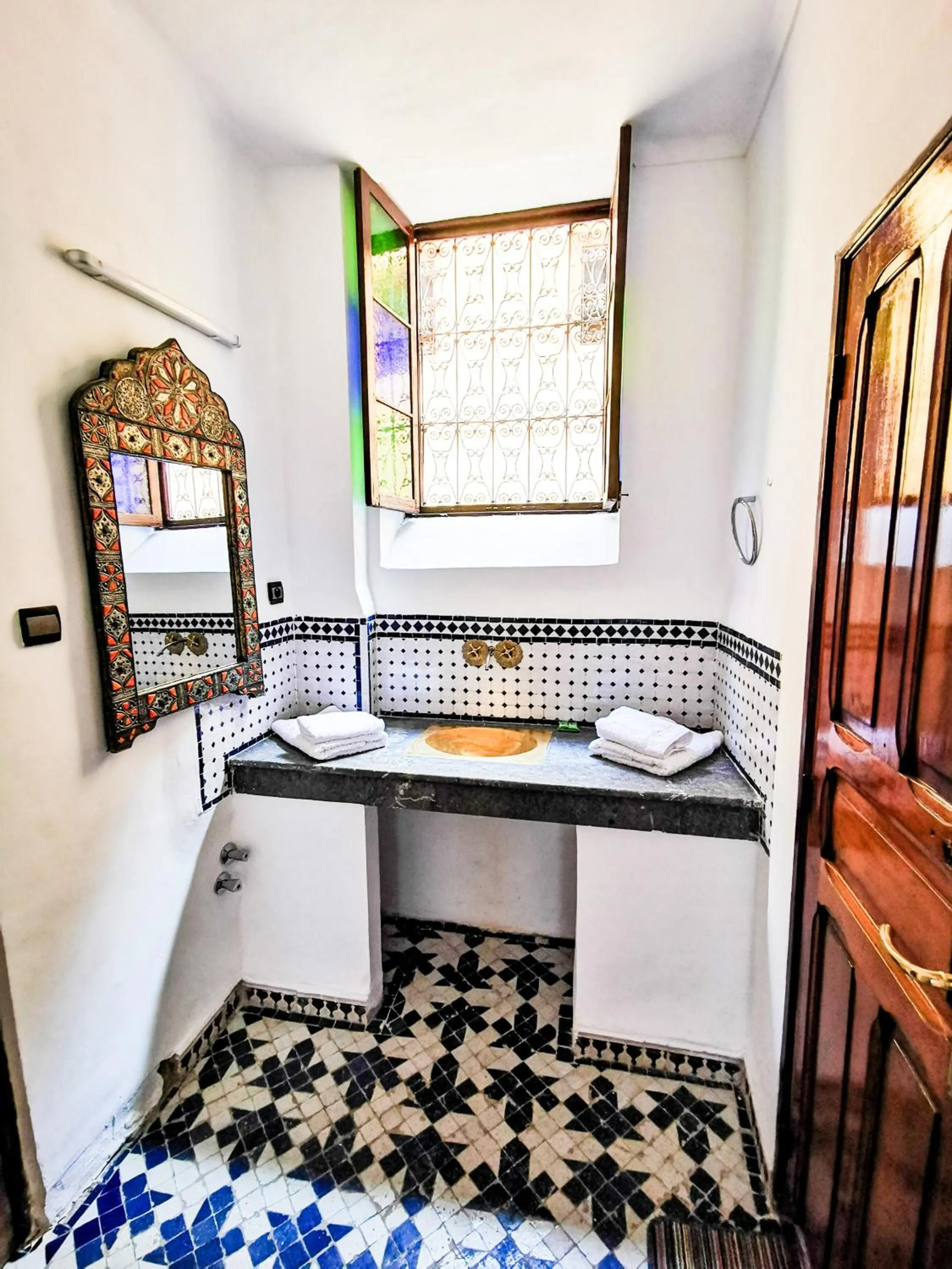 Bathroom in Riad Farah