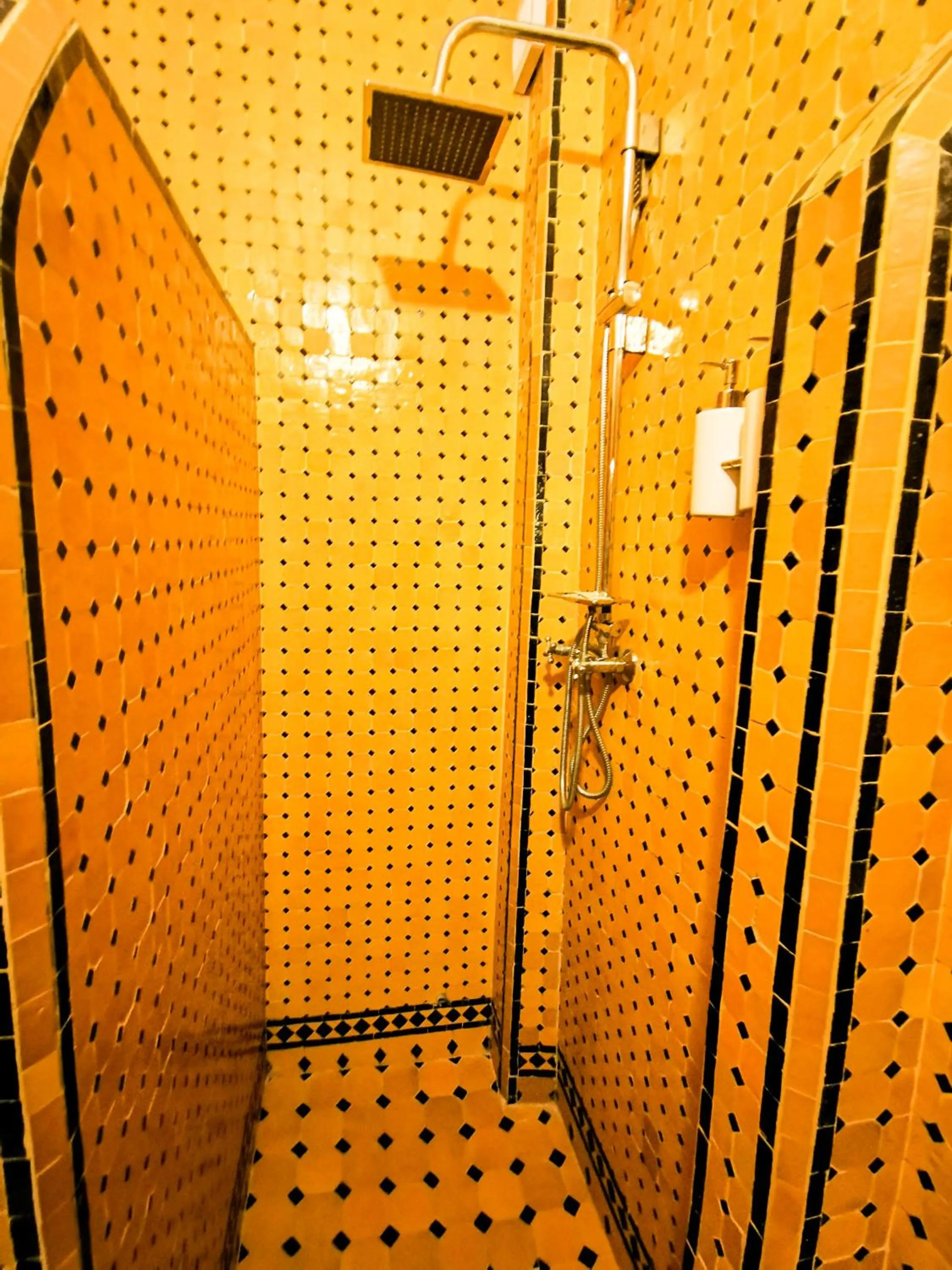 Shower in Riad Farah