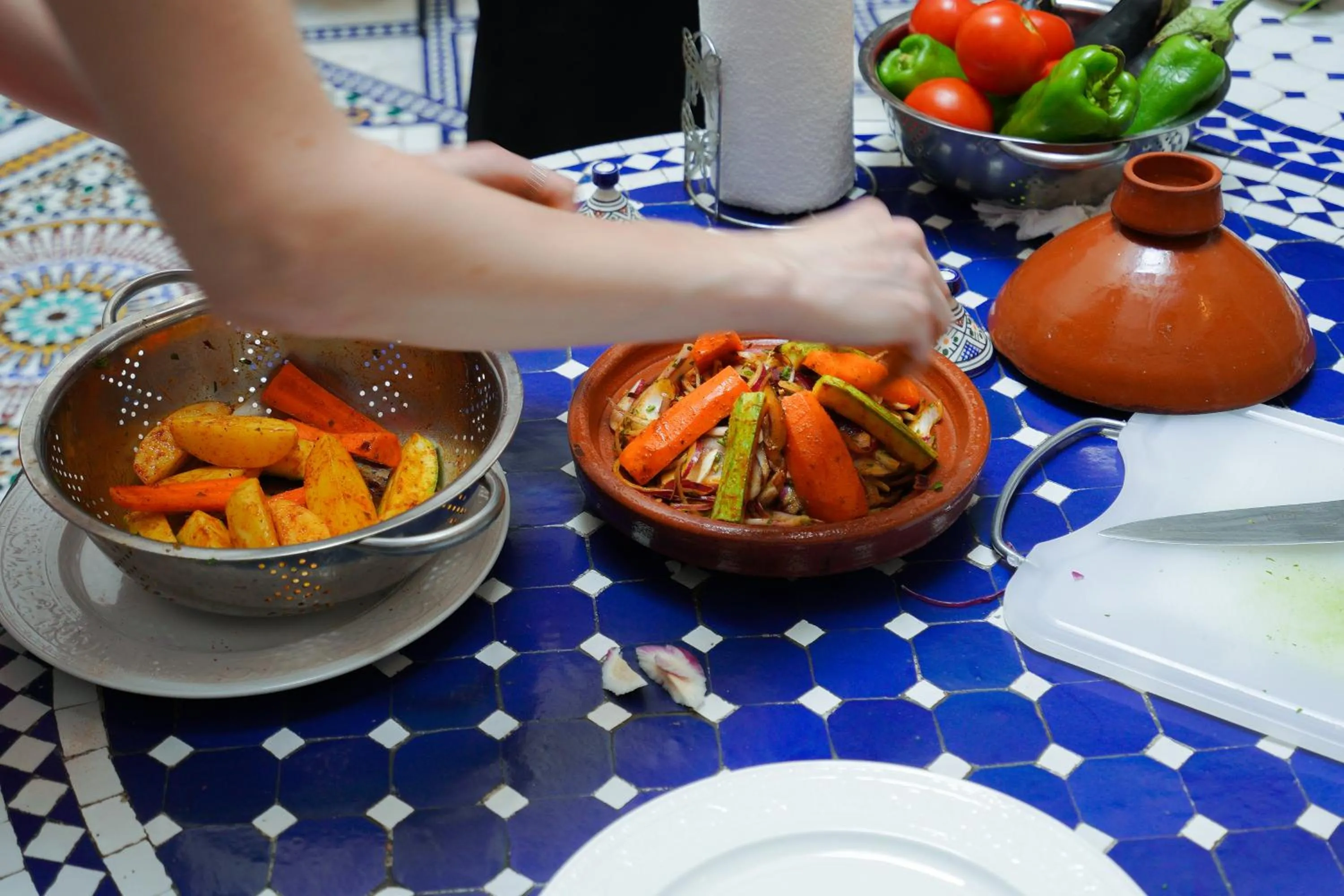 Restaurant/places to eat in Riad Farah