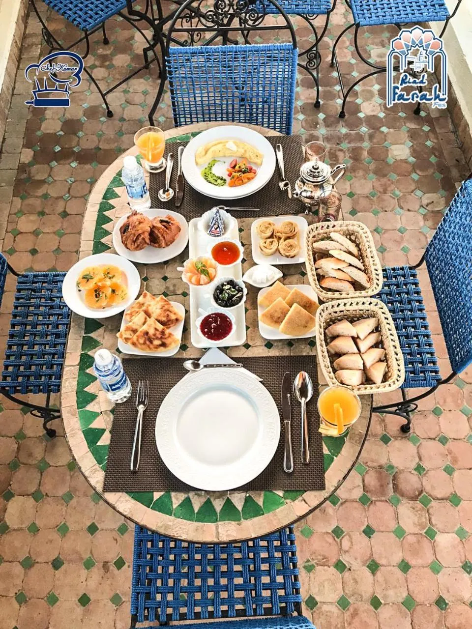 Restaurant/places to eat in Riad Farah