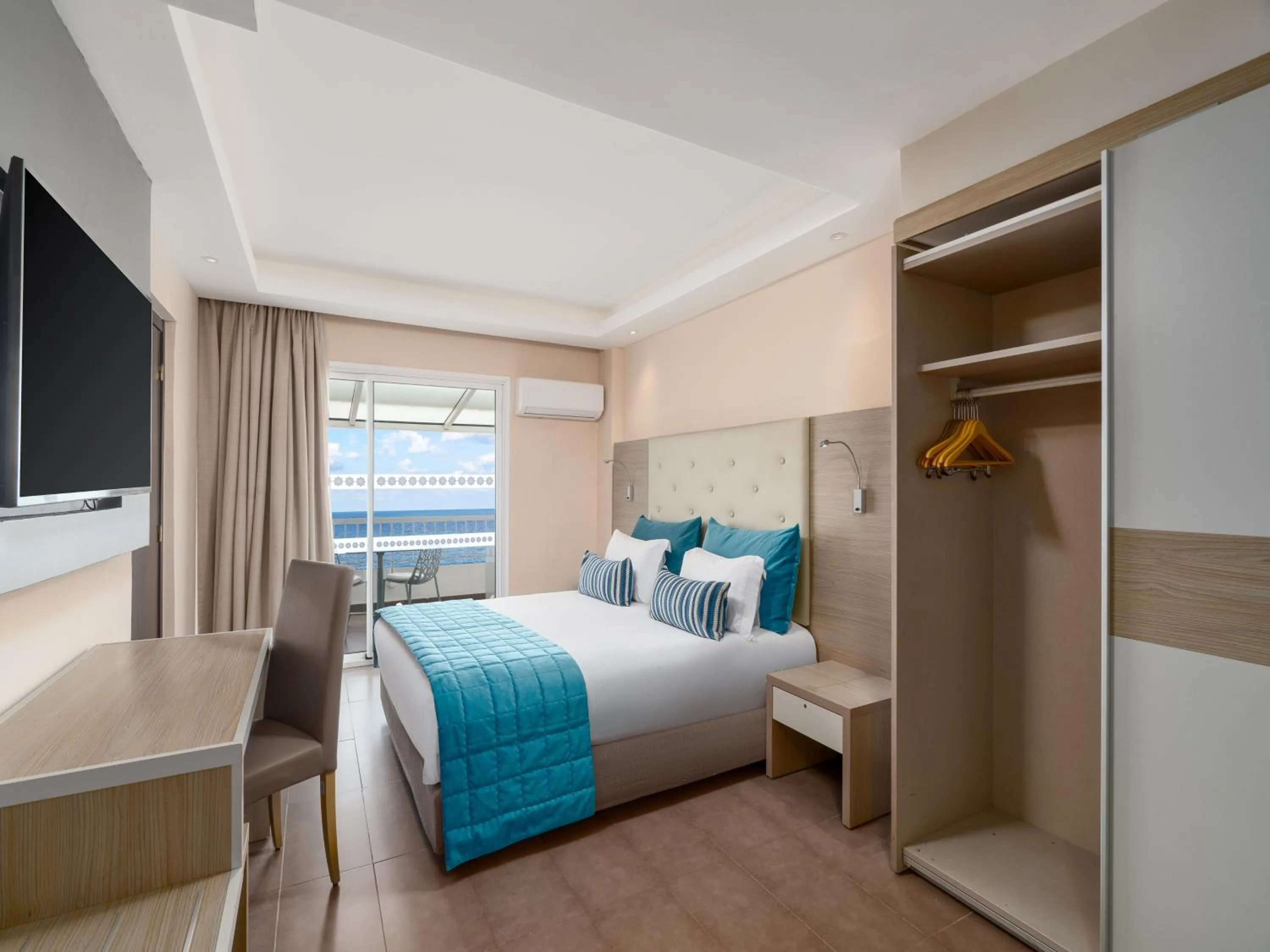 Photo of the whole room, Bed in Amadil Ocean Club