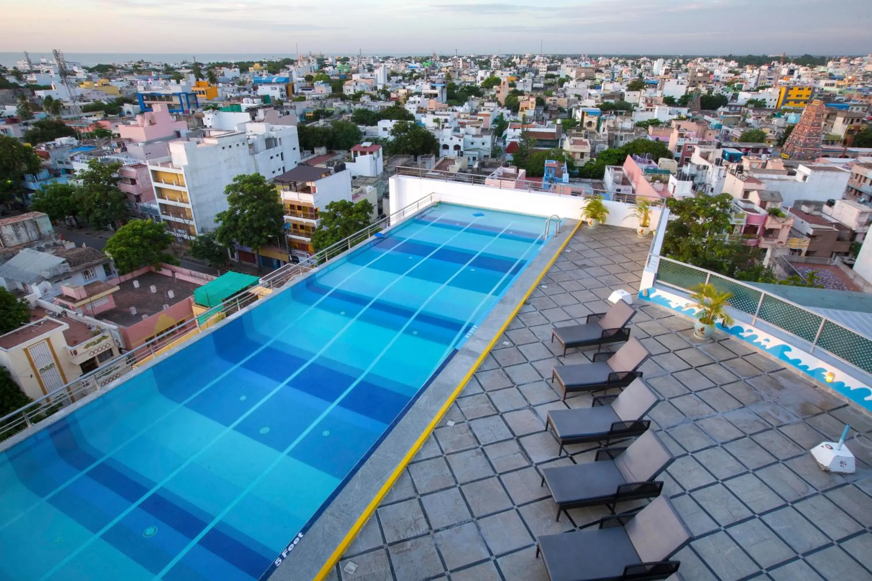 Swimming pool in Hotel Atithi Swimming pool in Hotel Atithi