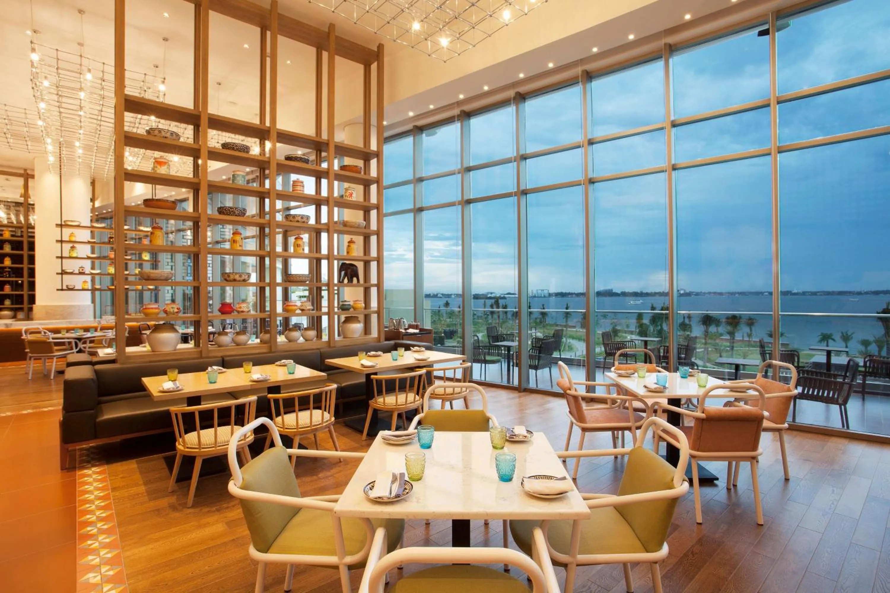 Restaurant/places to eat in Grand Hyatt Kochi Bolgatty