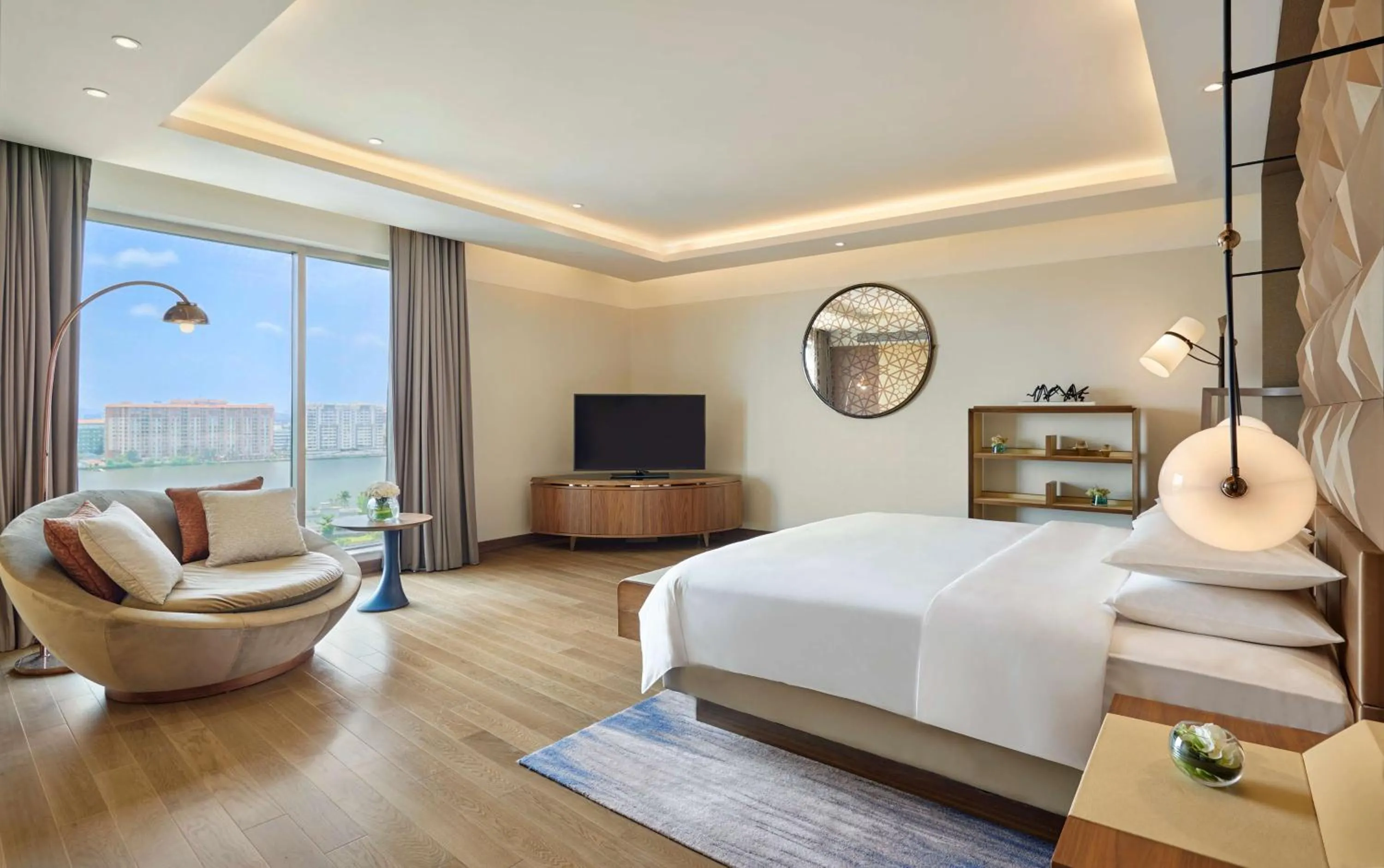 Photo of the whole room, Bed in Grand Hyatt Kochi Bolgatty