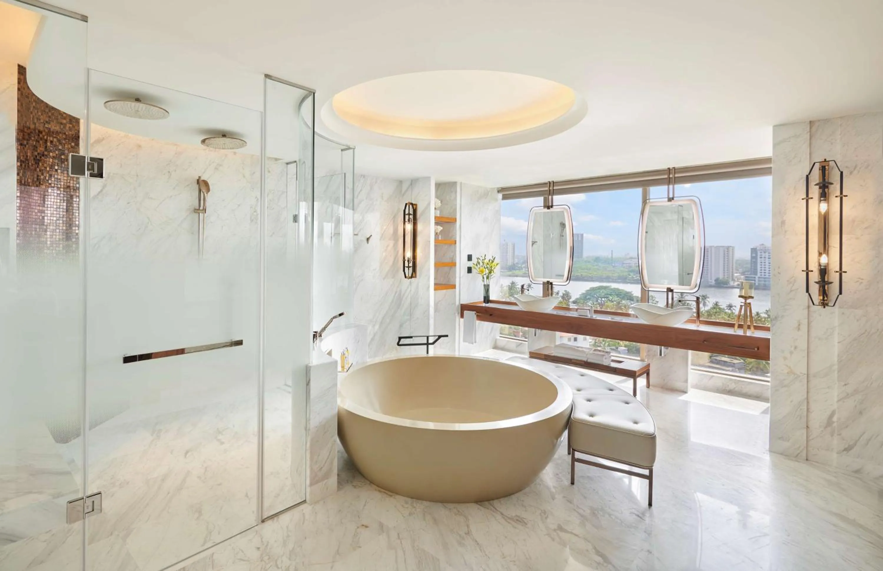 Bathroom in Grand Hyatt Kochi Bolgatty