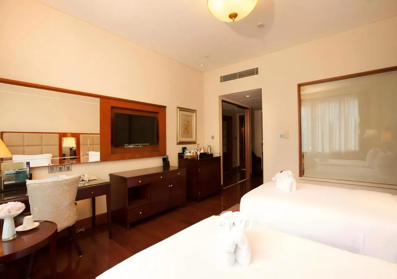 View (from property/room), Bed in Seaview Resort Xiamen