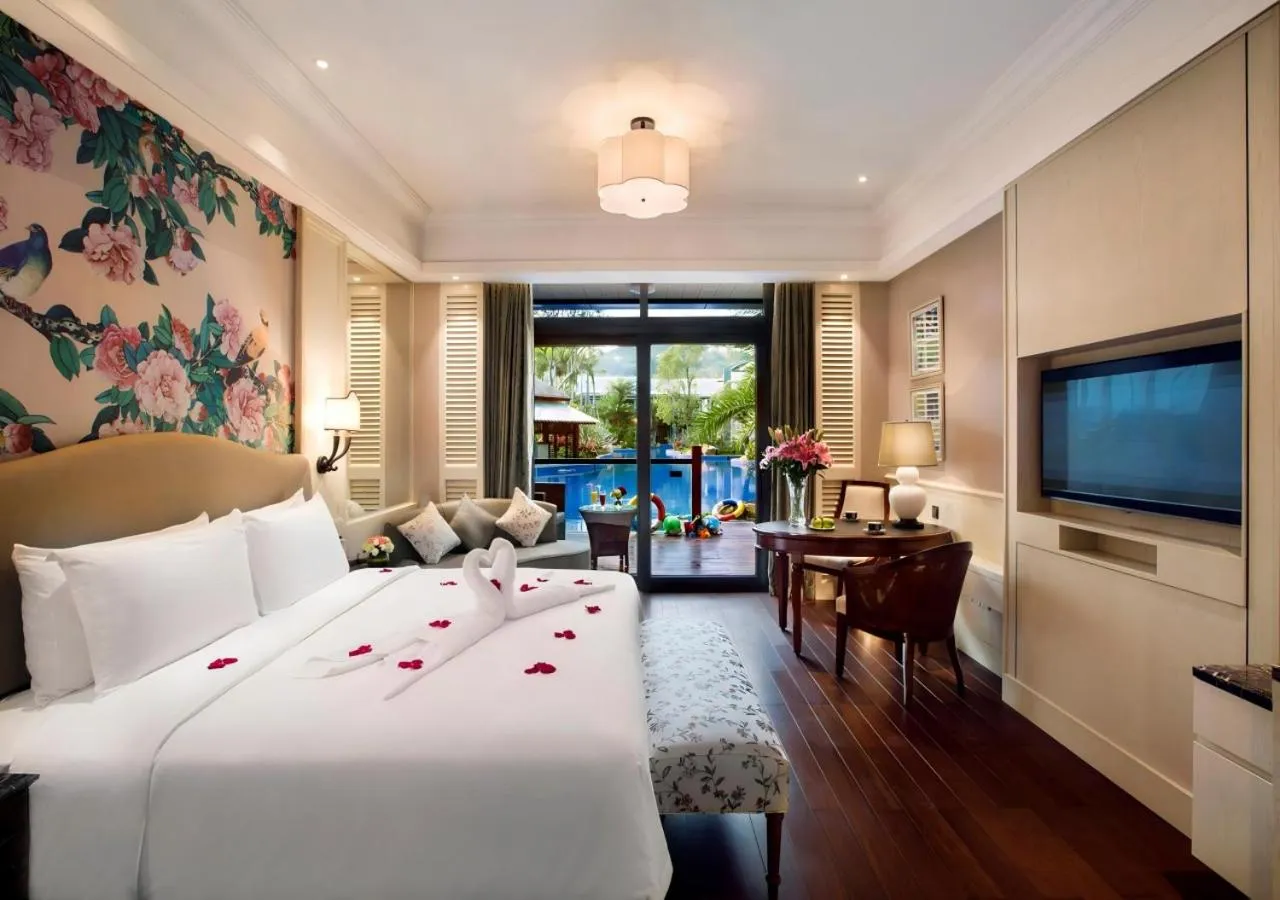 King Room with Pool View in Seaview Resort Xiamen