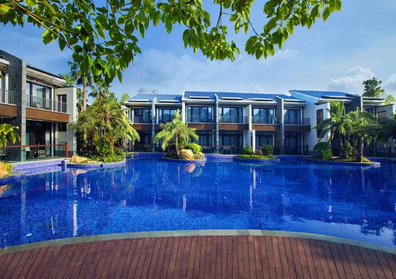 Pool view in Seaview Resort Xiamen Pool view in Seaview Resort Xiamen