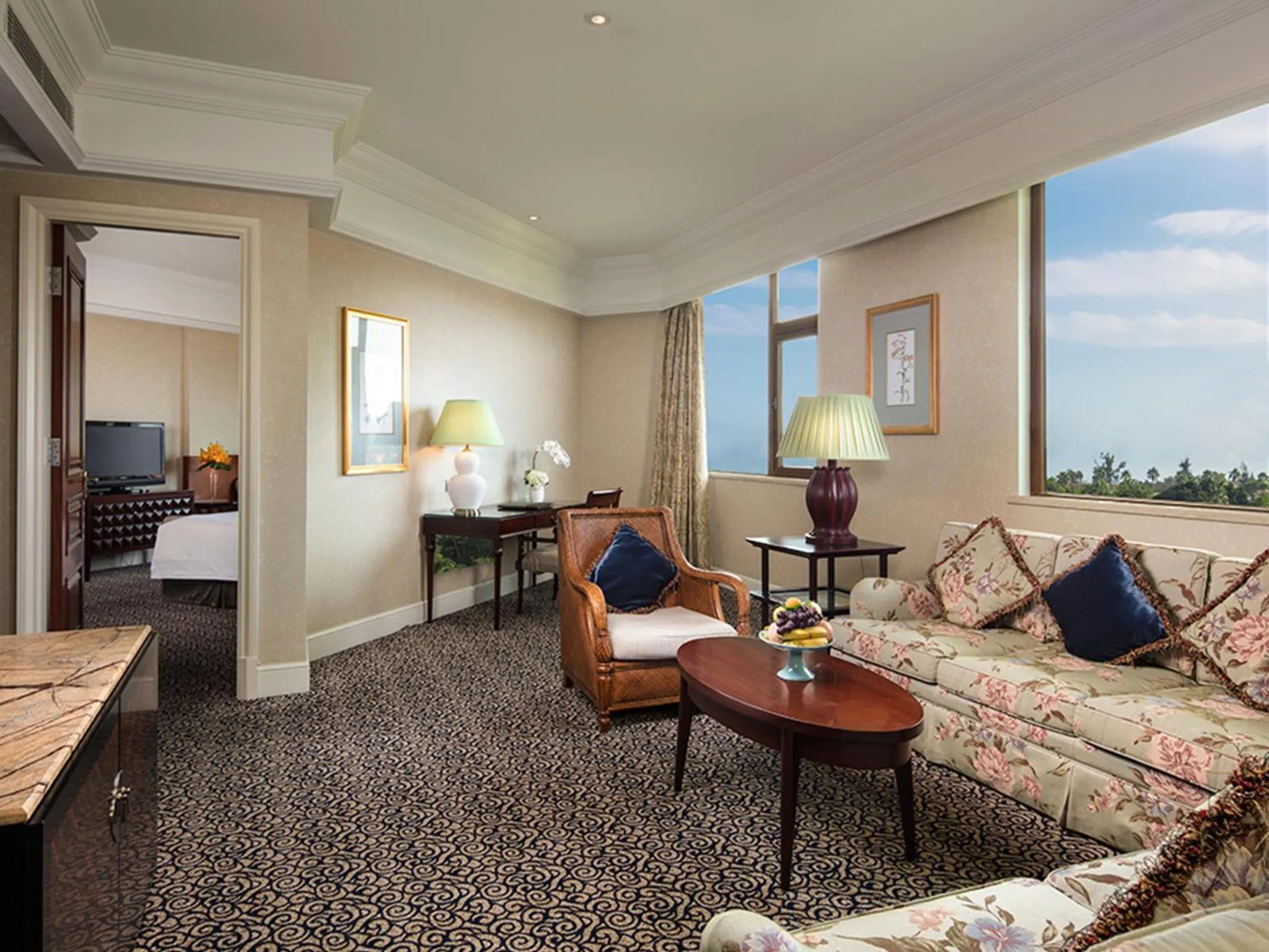 Living room, Bed in Seaview Resort Xiamen