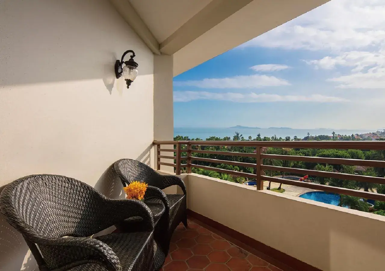 Balcony/Terrace in Seaview Resort Xiamen Balcony/Terrace in Seaview Resort Xiamen