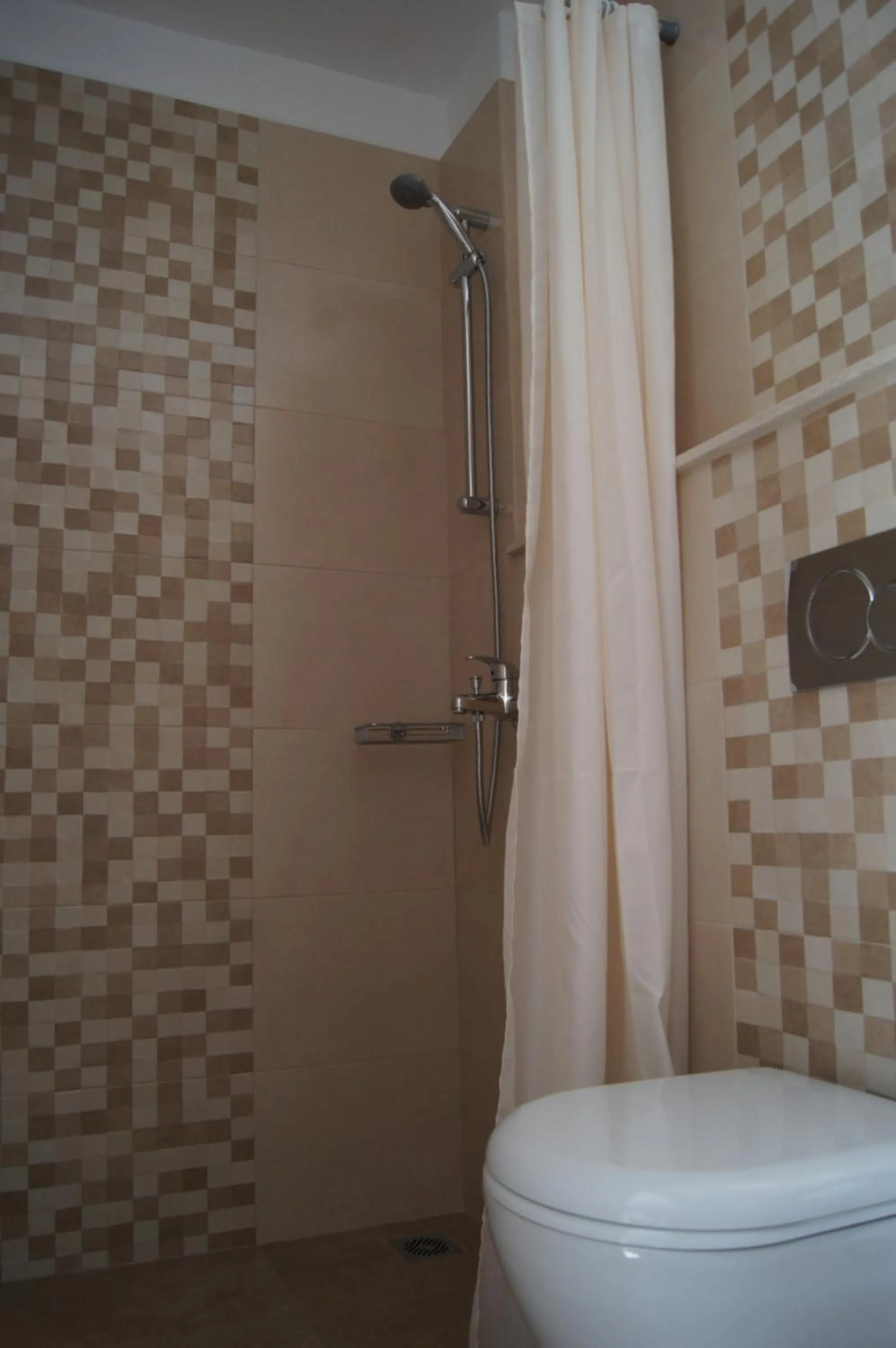 Shower in Gio-Ma
