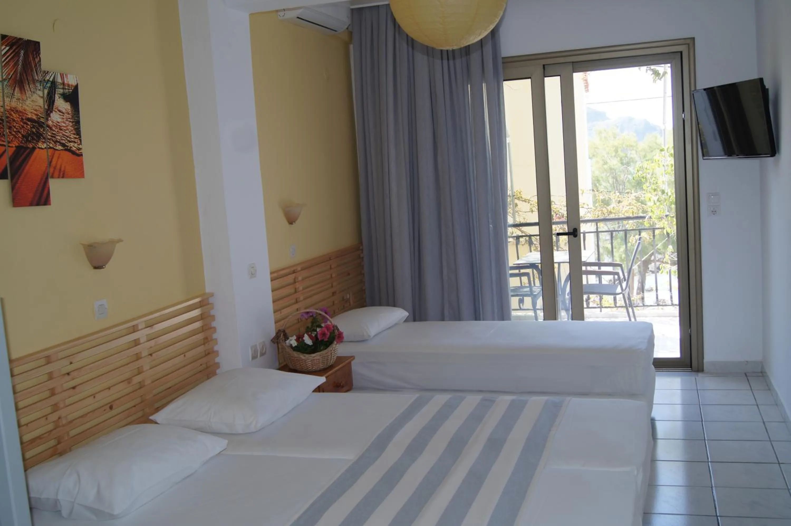 Bedroom, Bed in Gio-Ma