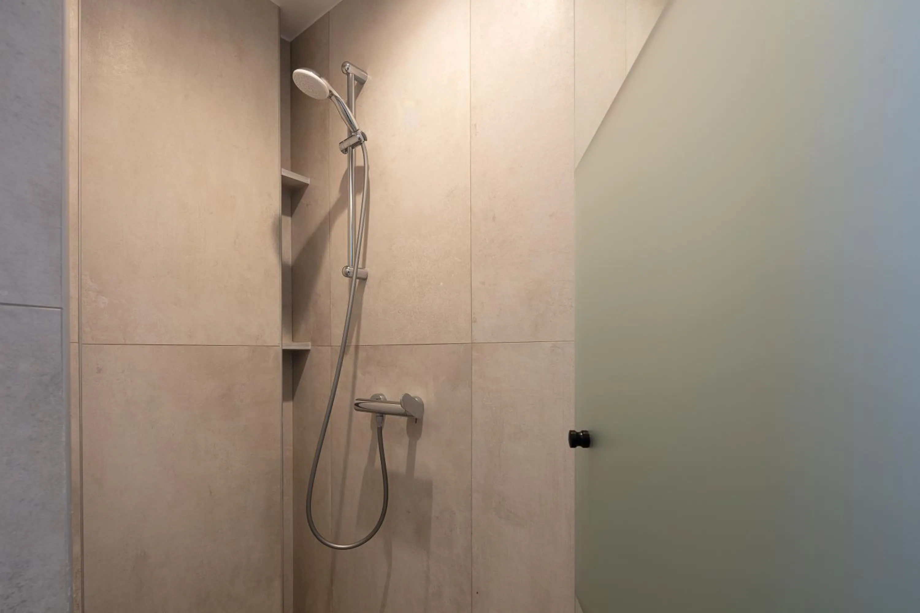 Shower in Gio-Ma