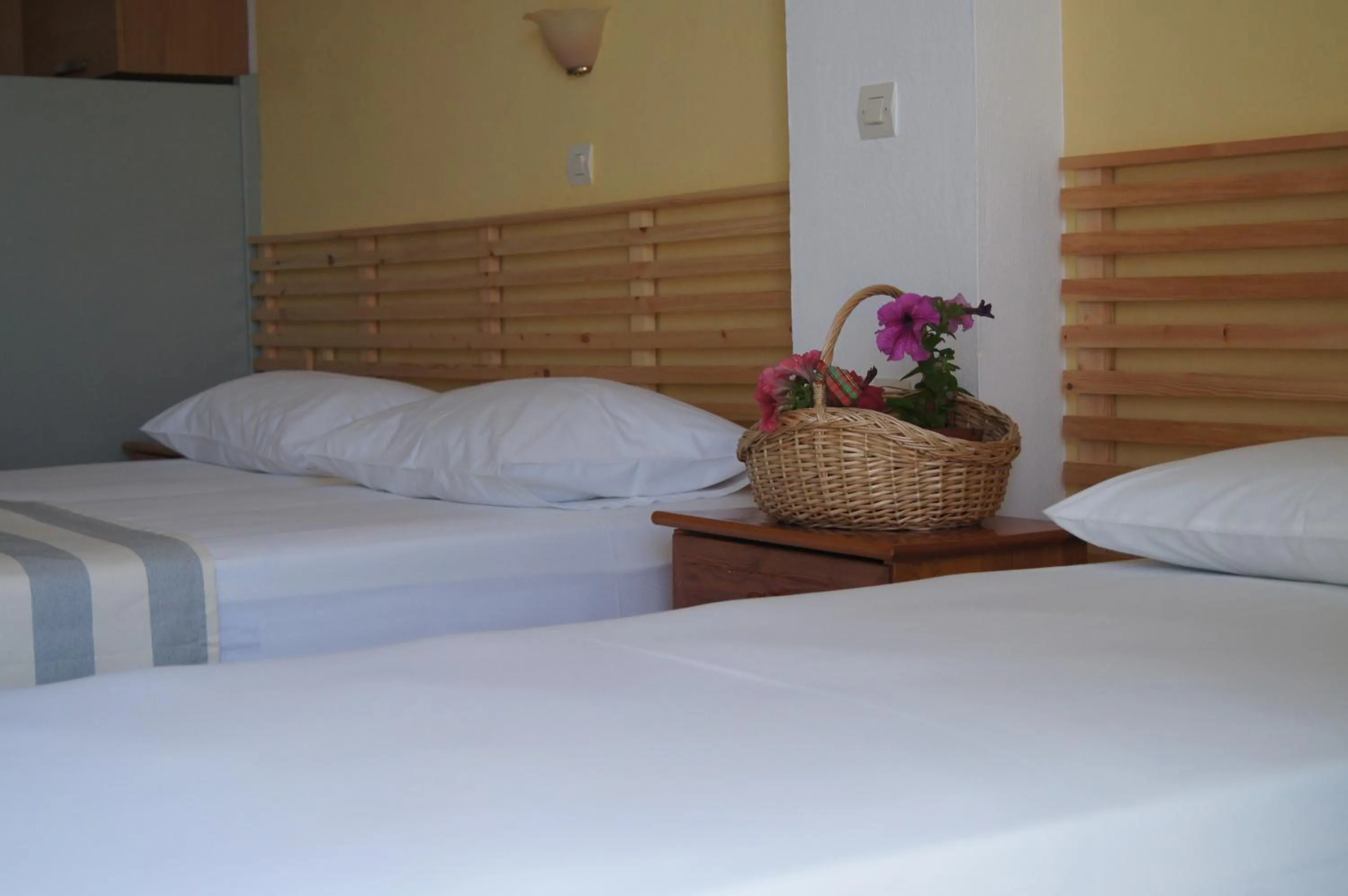 Bedroom, Bed in Gio-Ma