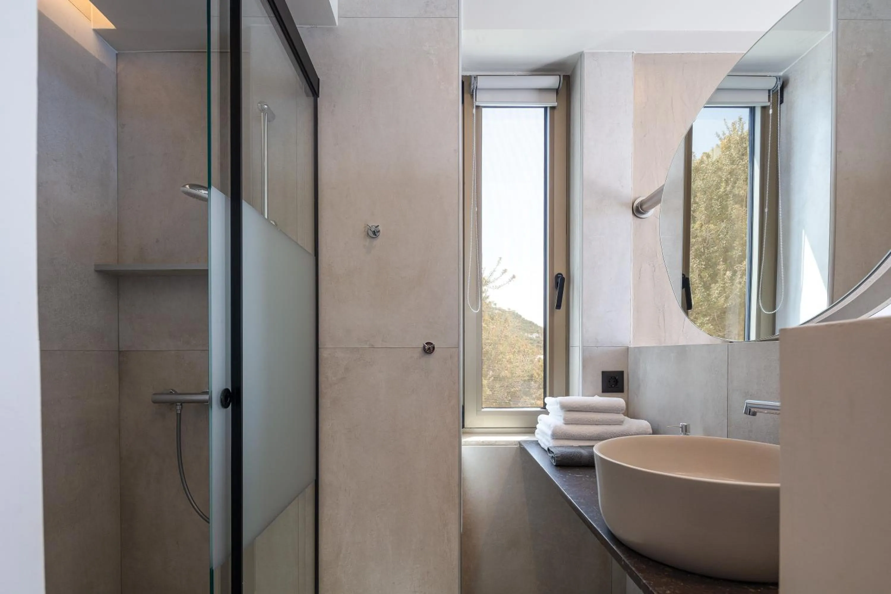 Shower in Gio-Ma