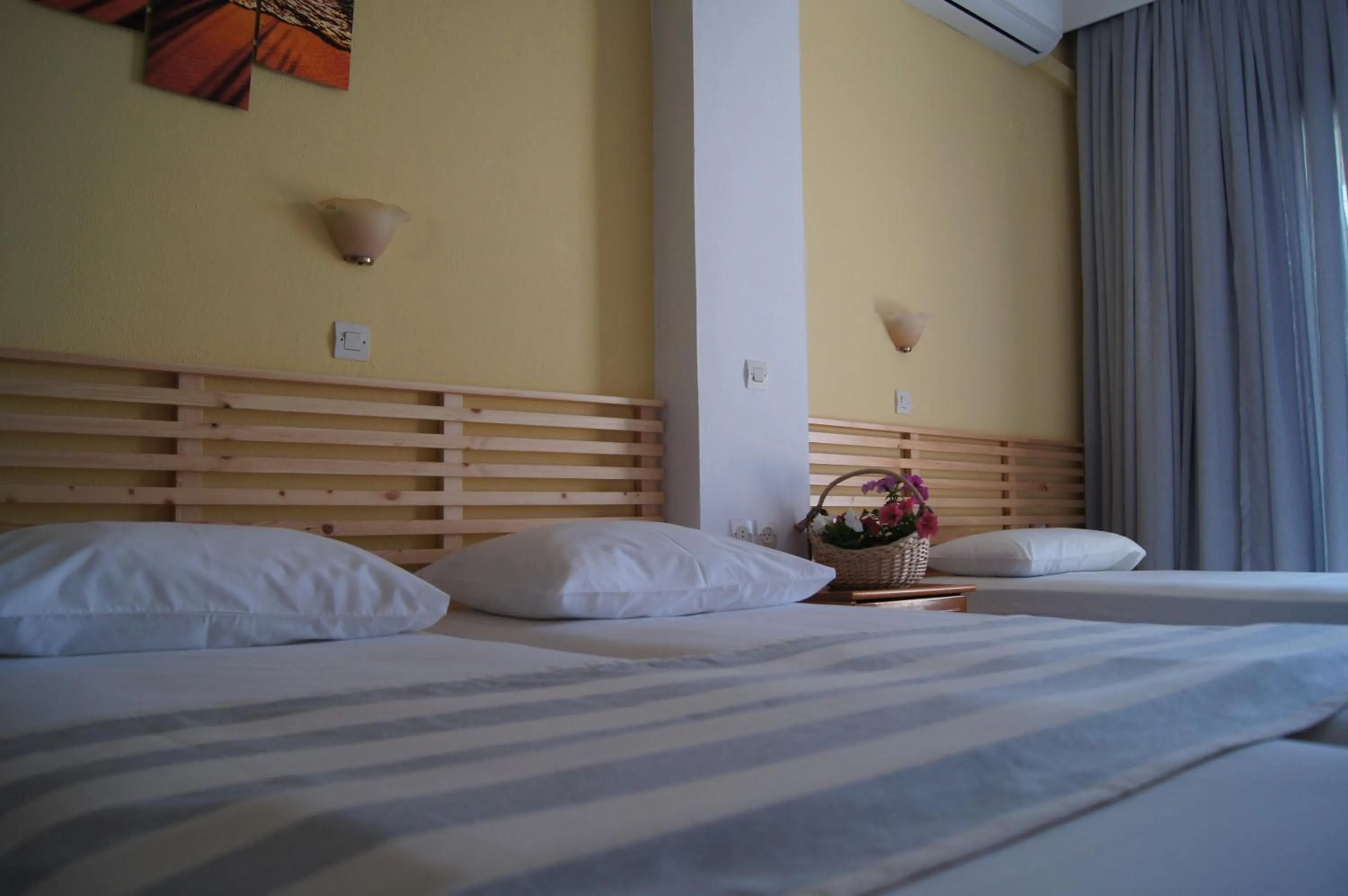 Bedroom, Bed in Gio-Ma