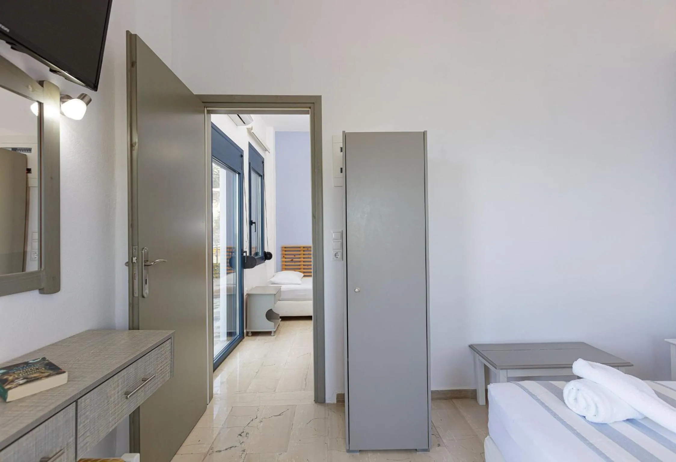 Bedroom, Bed in Gio-Ma