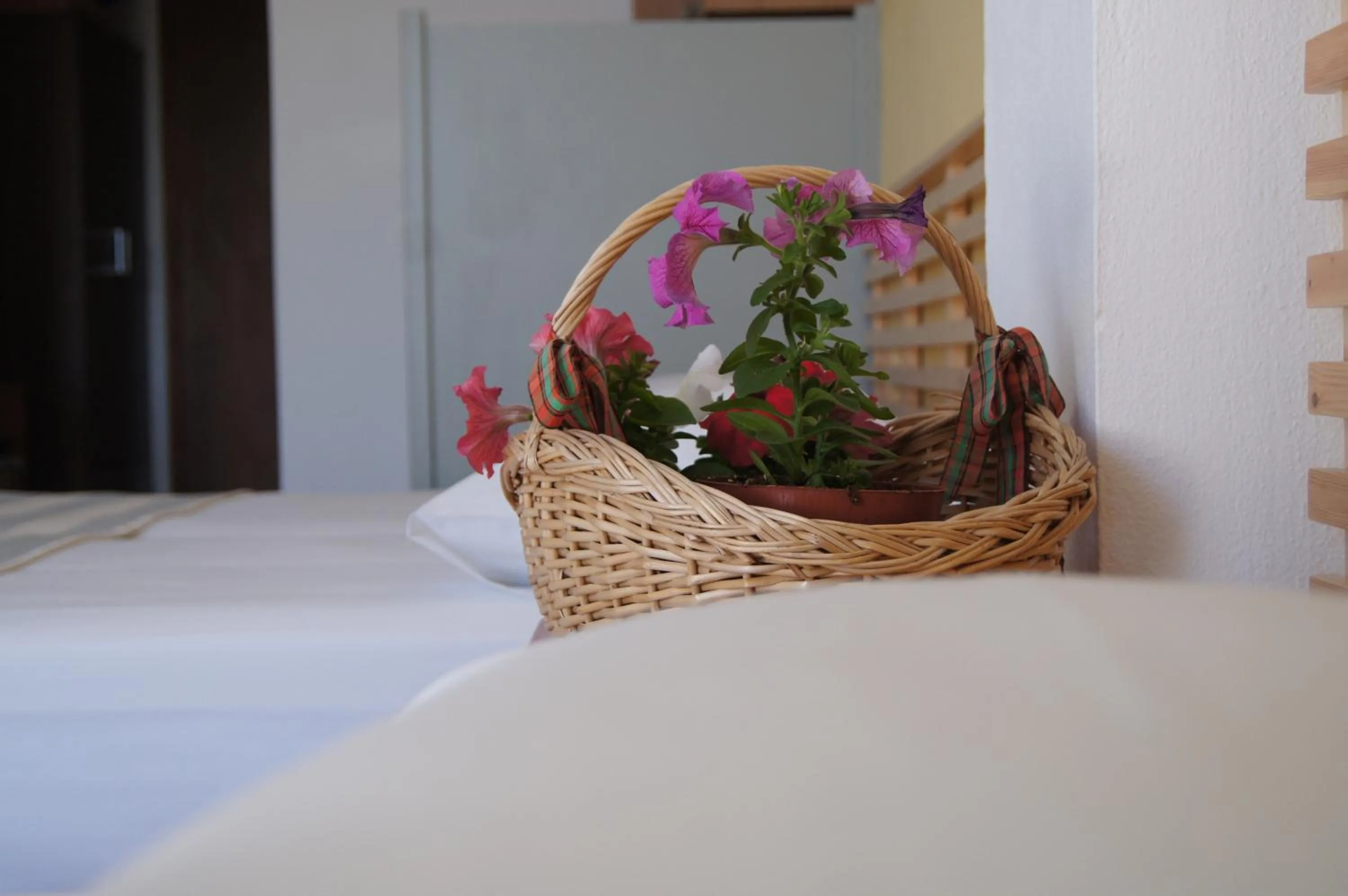 Bedroom, Bed in Gio-Ma