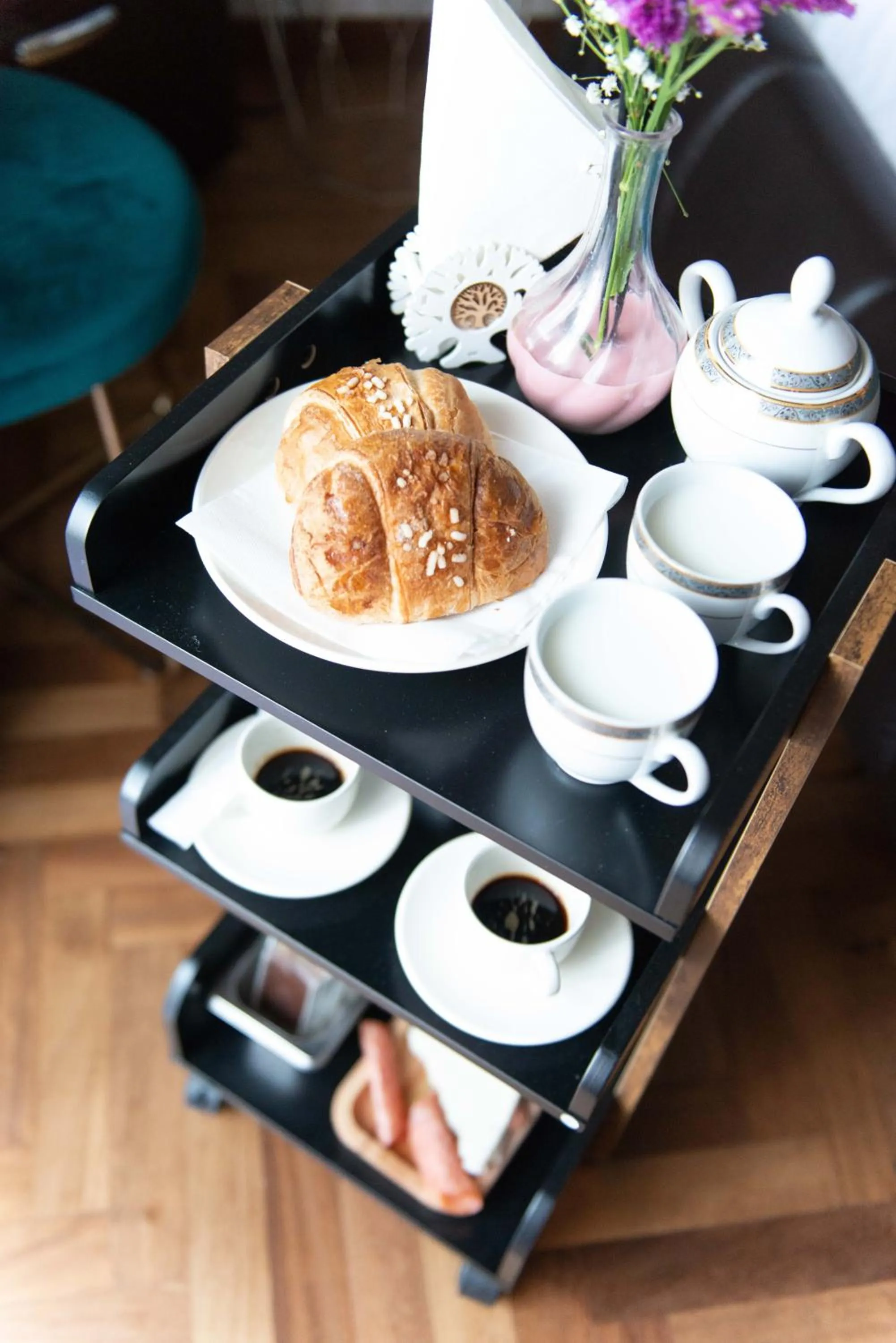 Coffee/tea facilities in Suite room