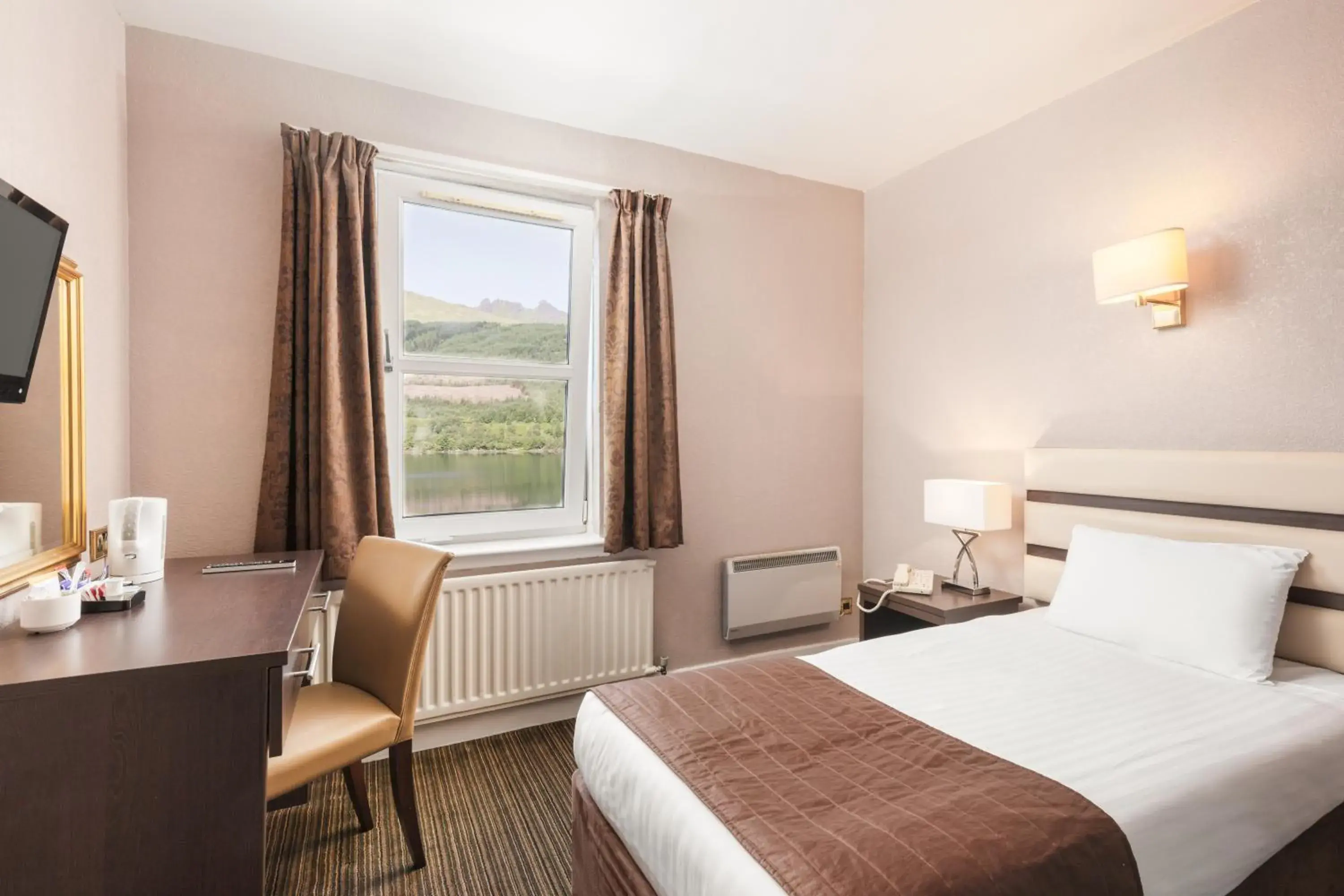Single Room in Arrochar Hotel 'A Bespoke Hotel' Single Room in Arrochar Hotel 'A Bespoke Hotel'
