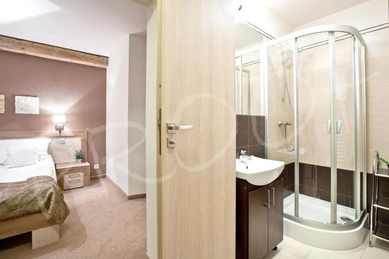 Bathroom, Bed in Hotel Stara Kamienica