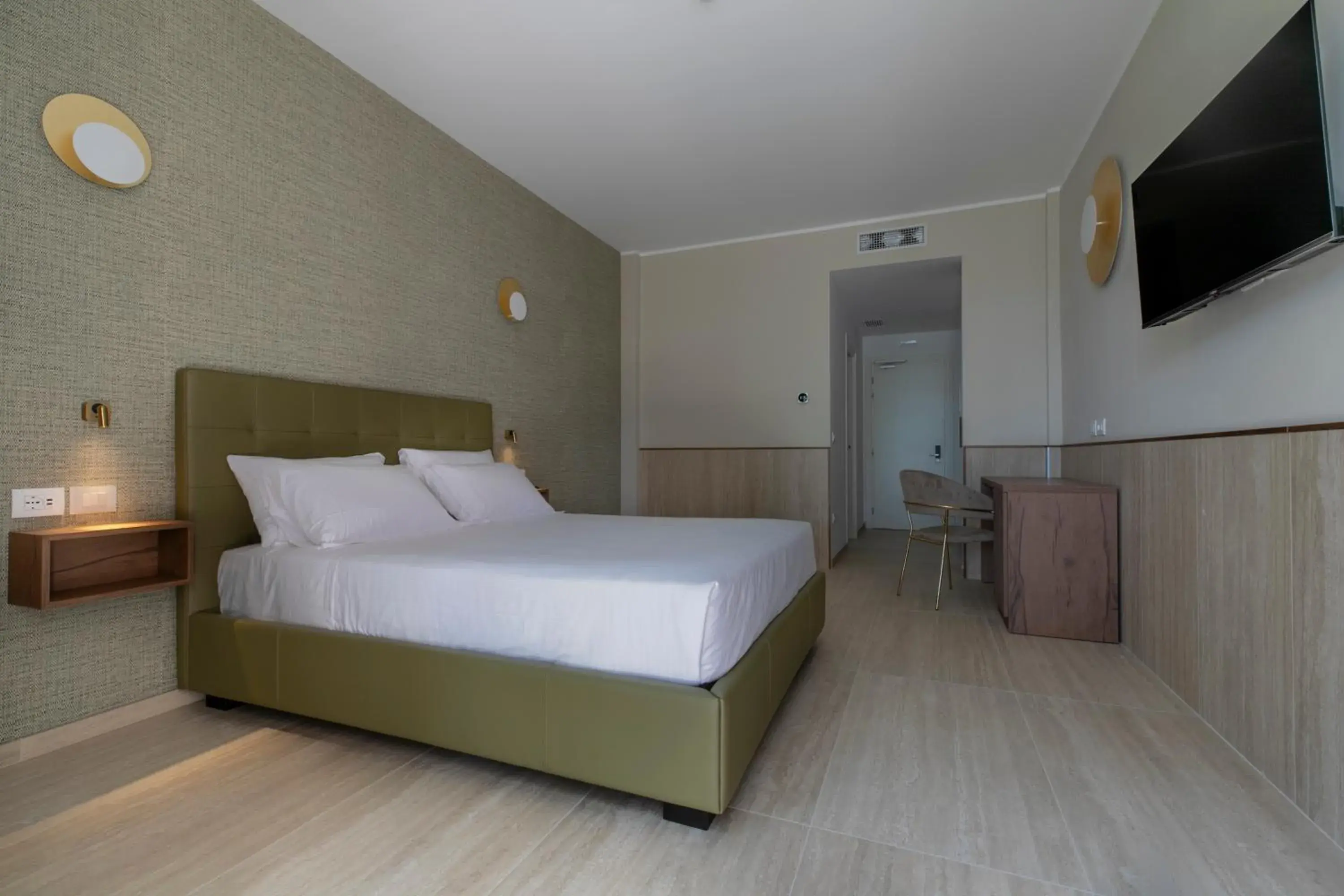 Superior Queen Room in Hotel Gallia & Resort Superior Queen Room in Hotel Gallia & Resort