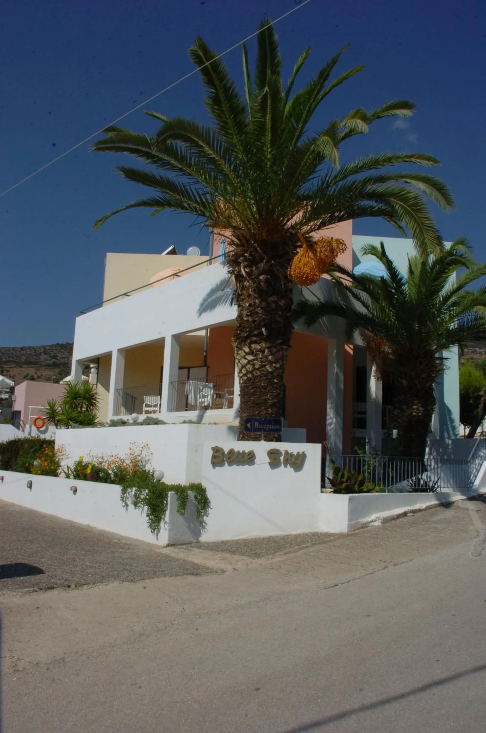 Facade/entrance in Blue Sky Hotel Apartments