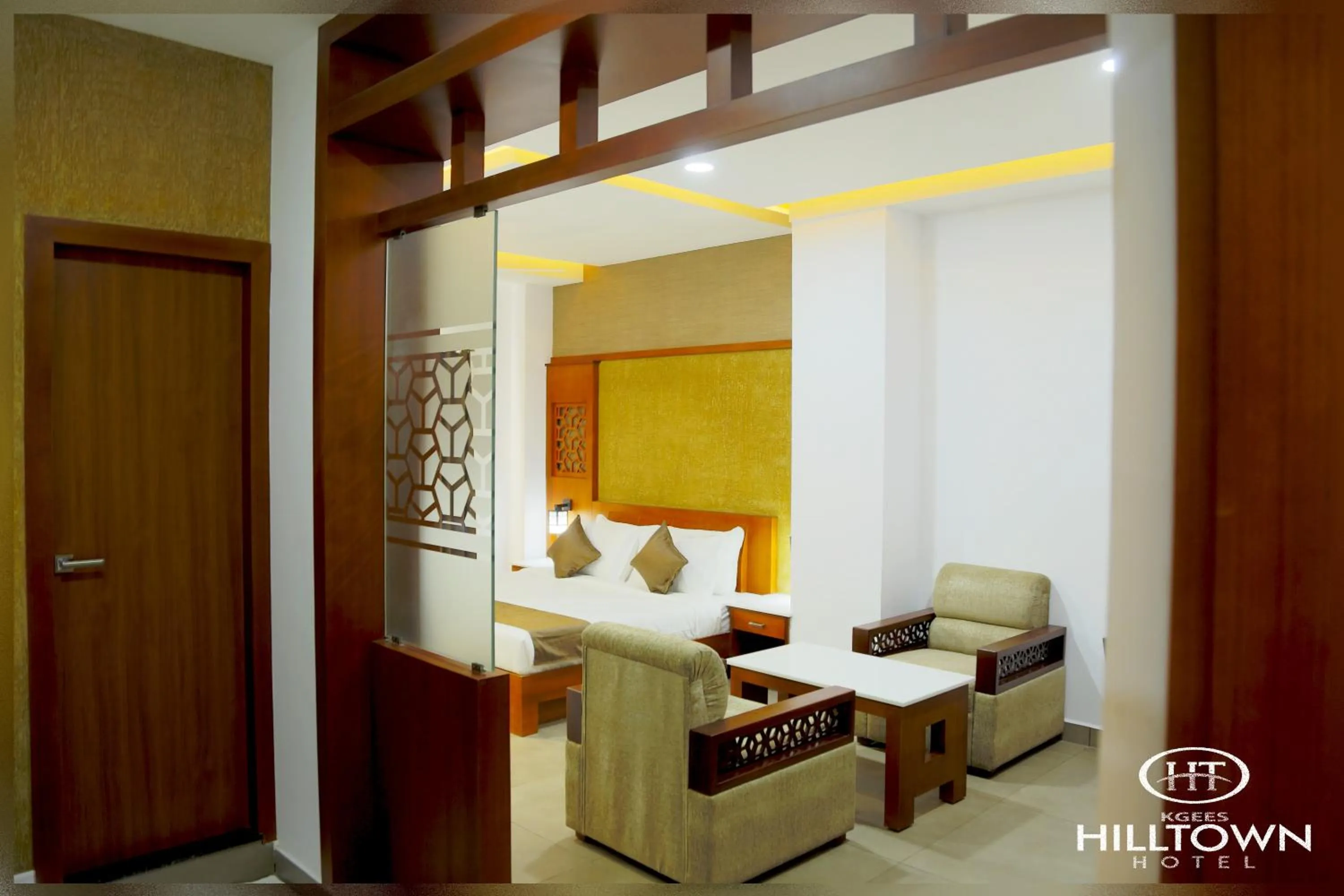 Bed in Kgees - Hill Town Hotel