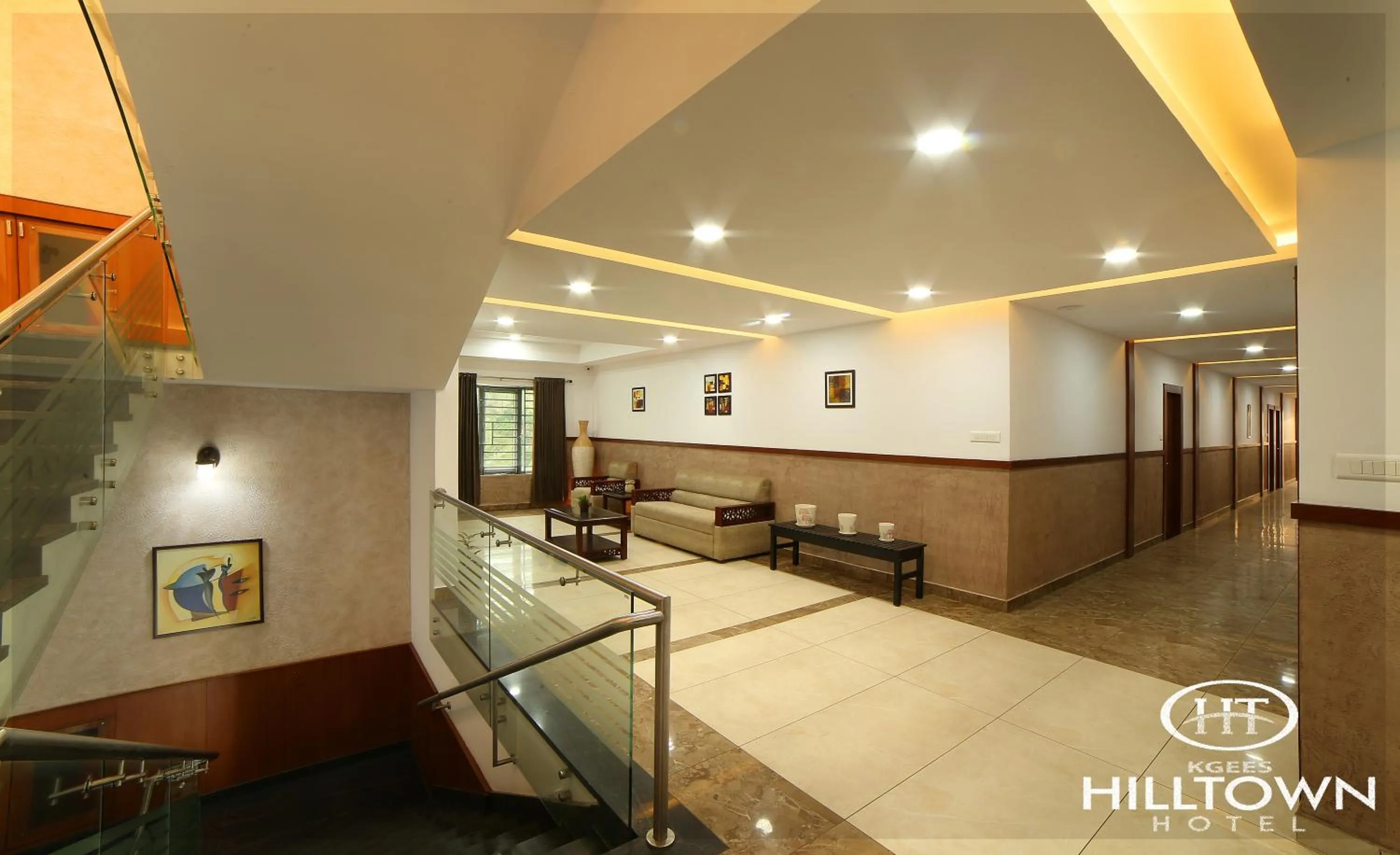 Property building in Kgees - Hill Town Hotel