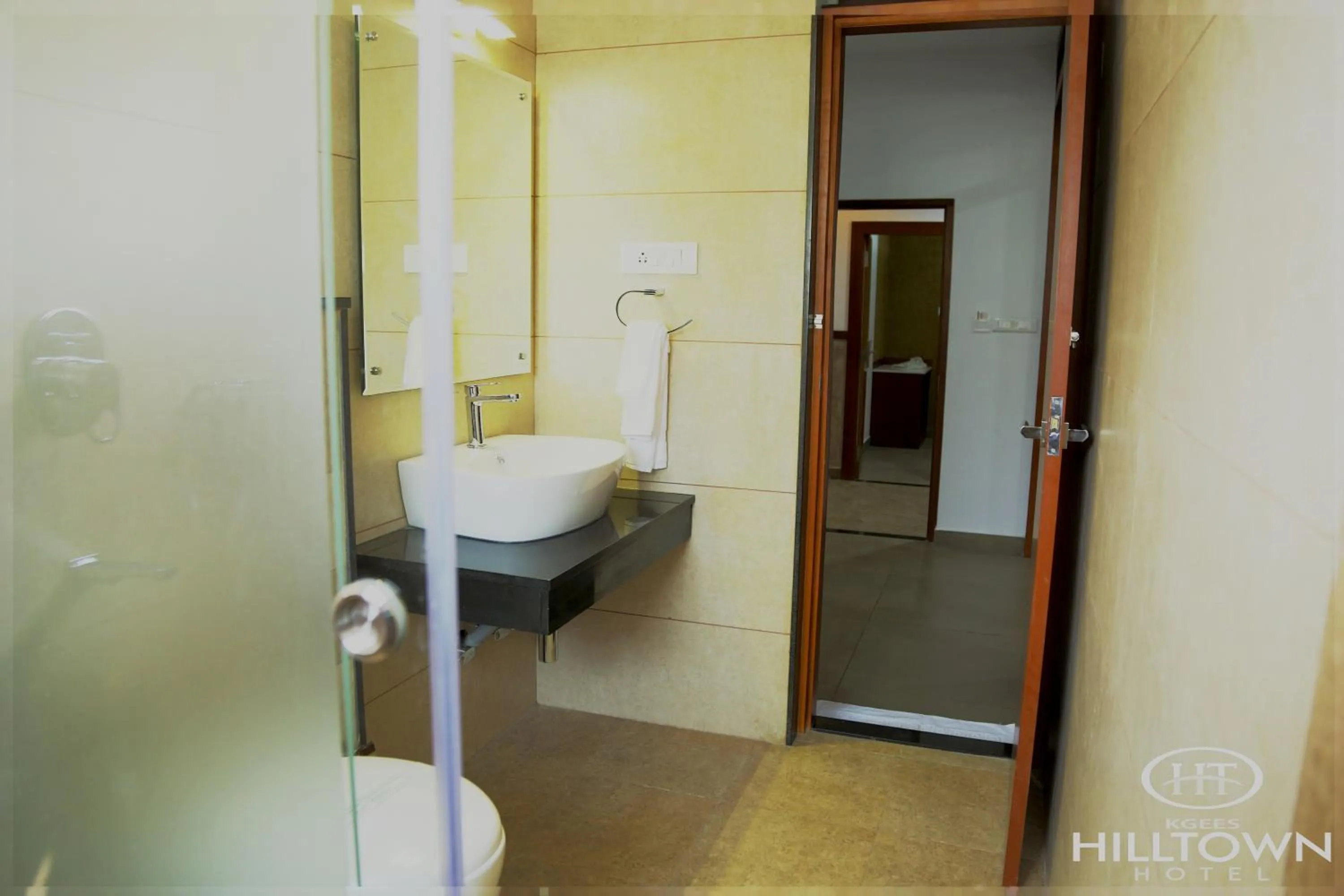 Shower in Kgees - Hill Town Hotel