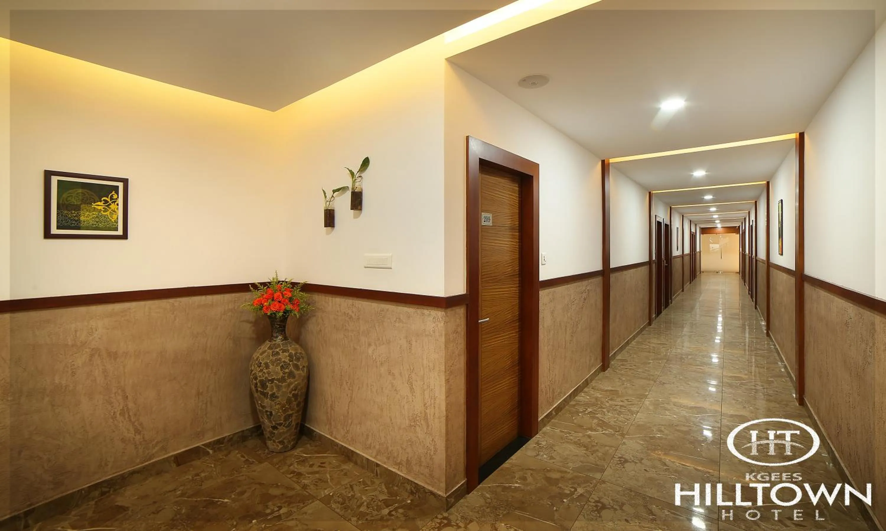 Property building in Kgees - Hill Town Hotel