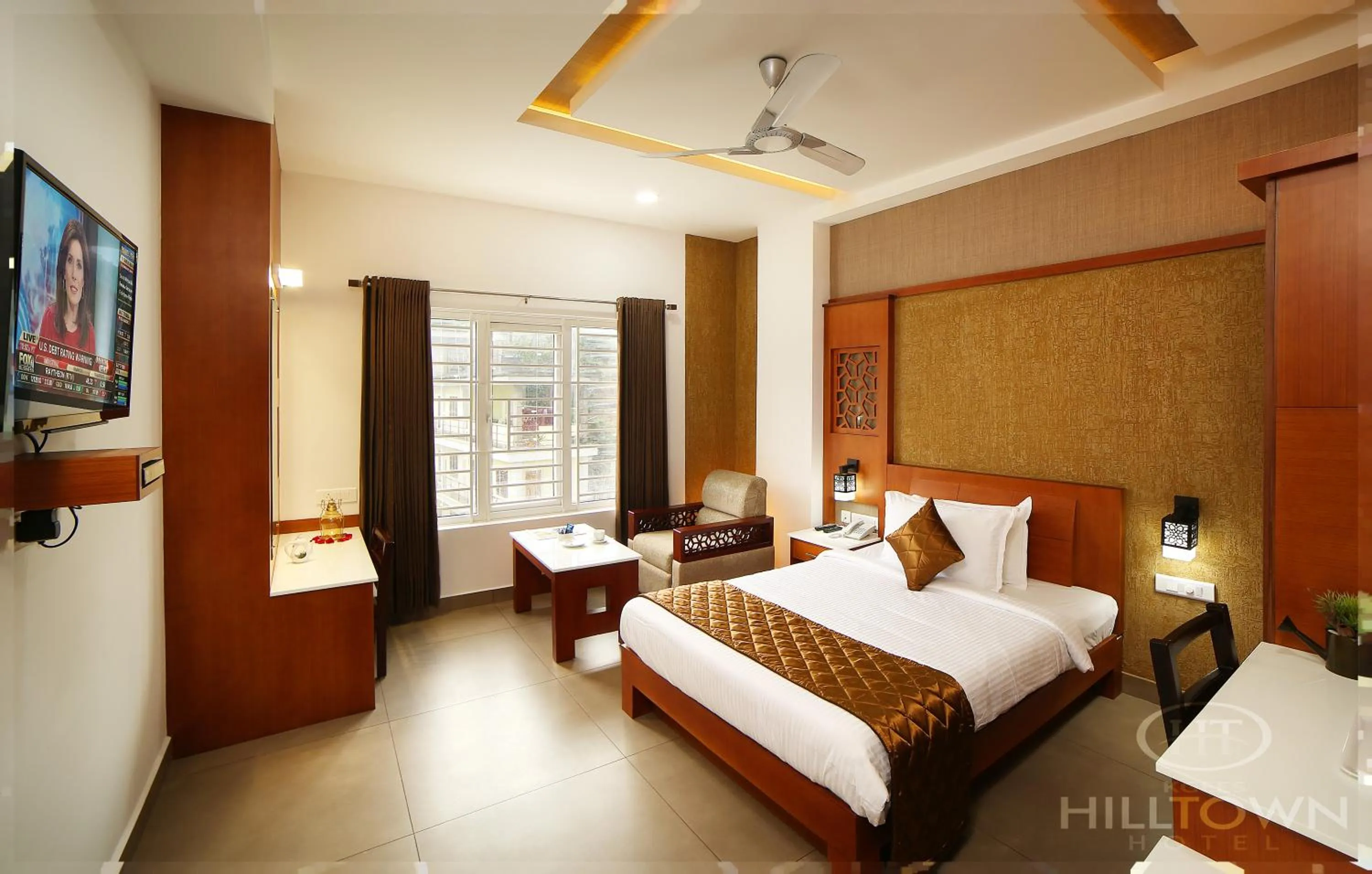 Bed in Kgees - Hill Town Hotel