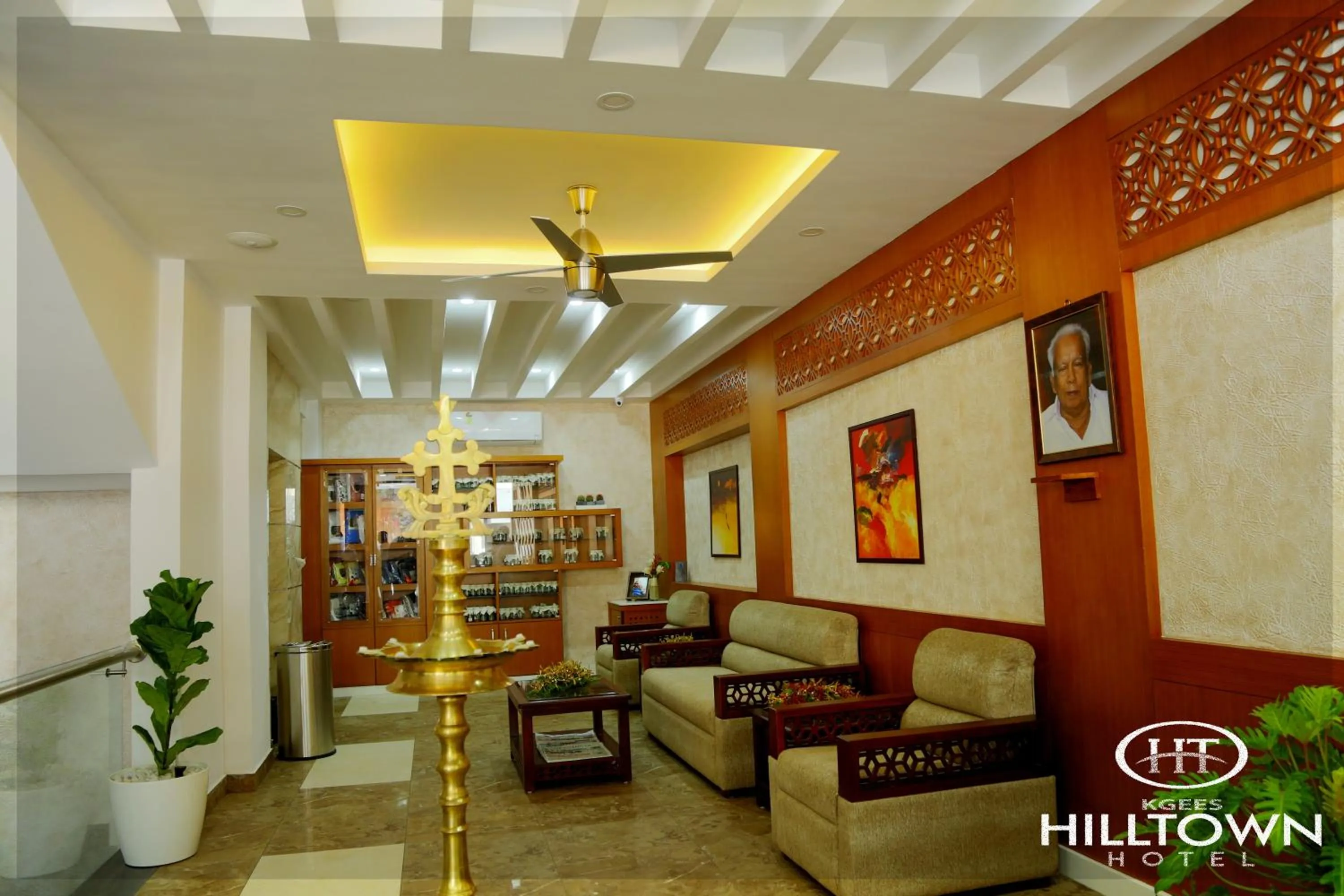 Lobby or reception in Kgees - Hill Town Hotel