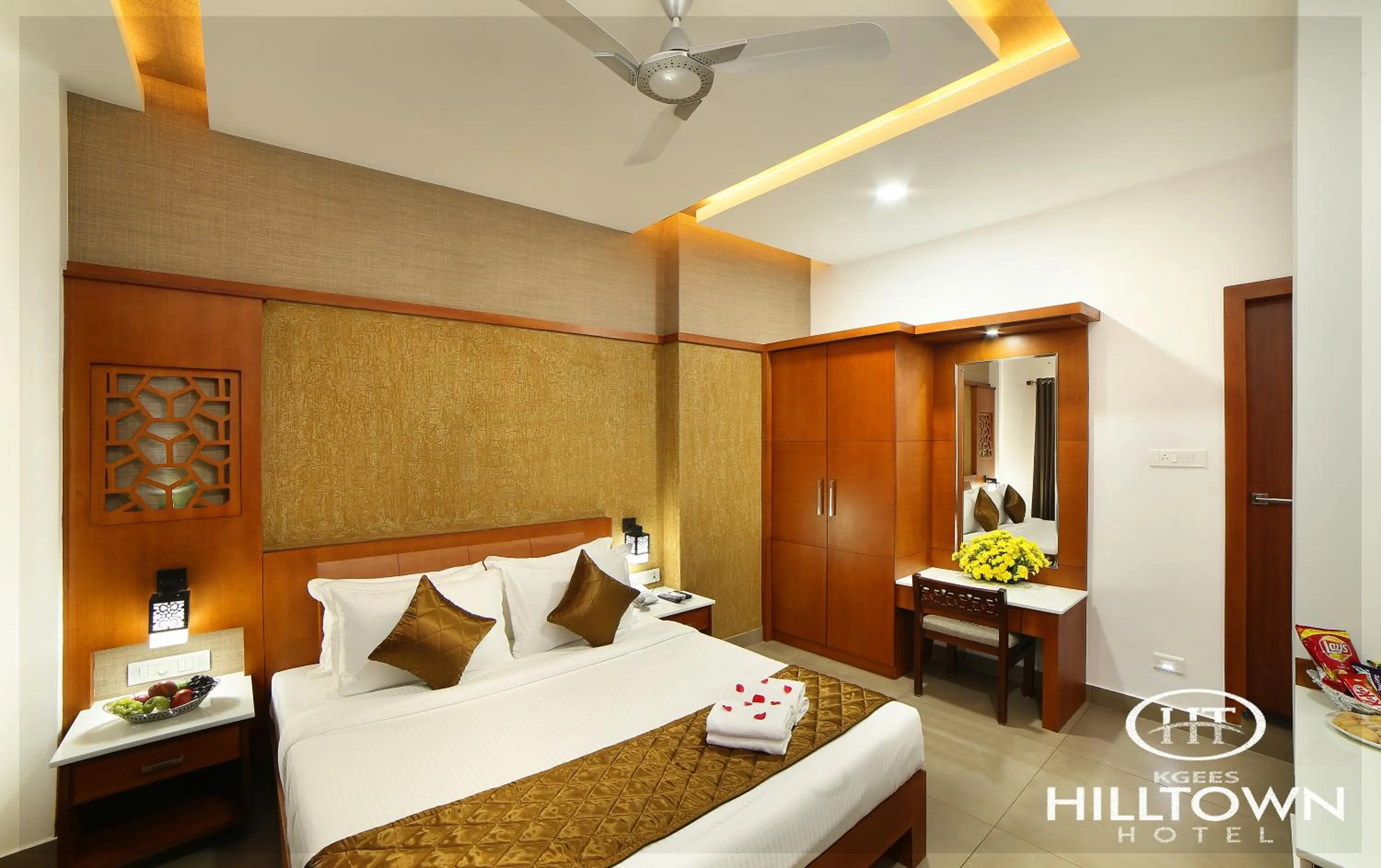 Bed in Kgees - Hill Town Hotel